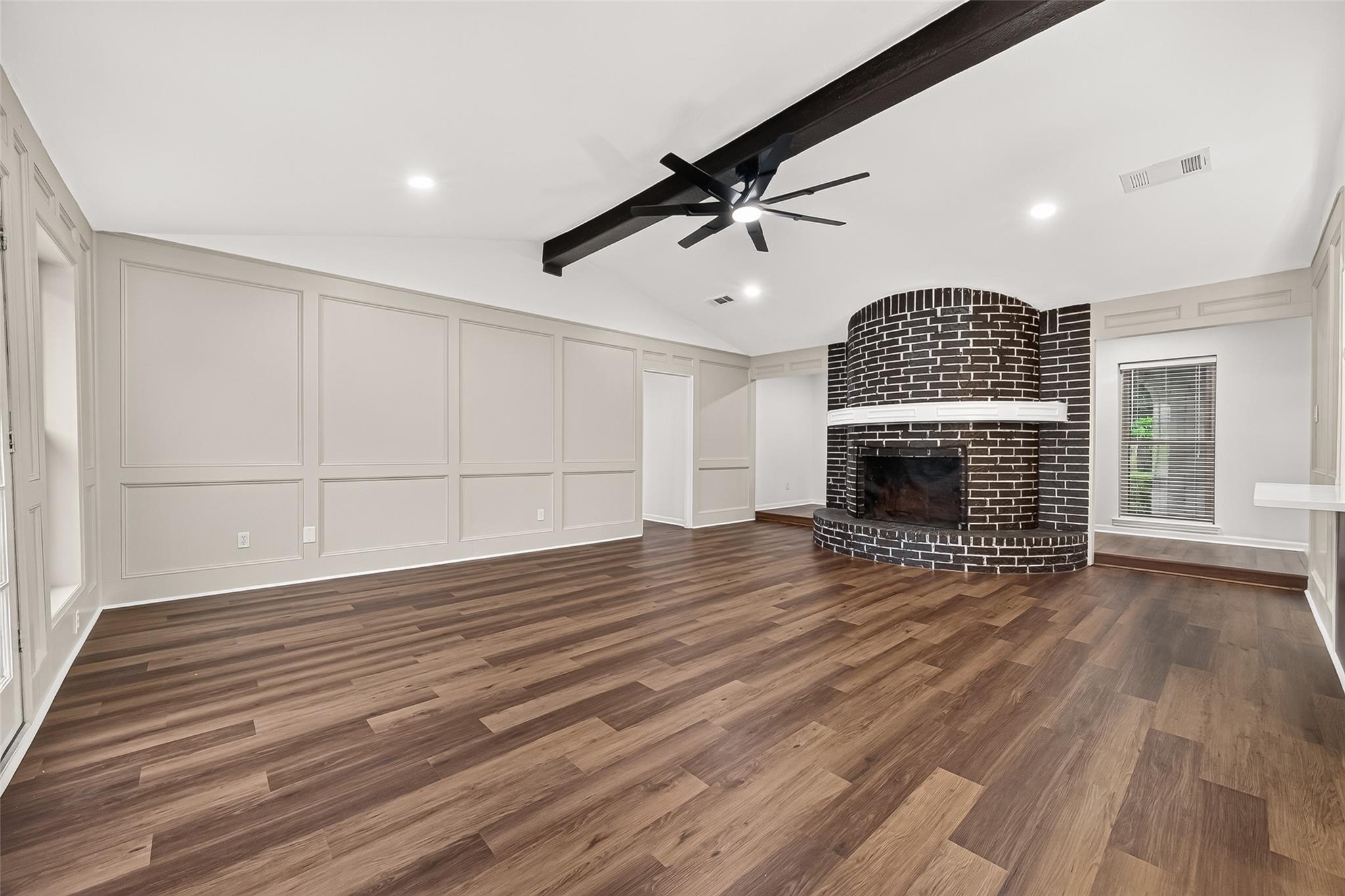 1704 Mulberry Drive Property Photo 9