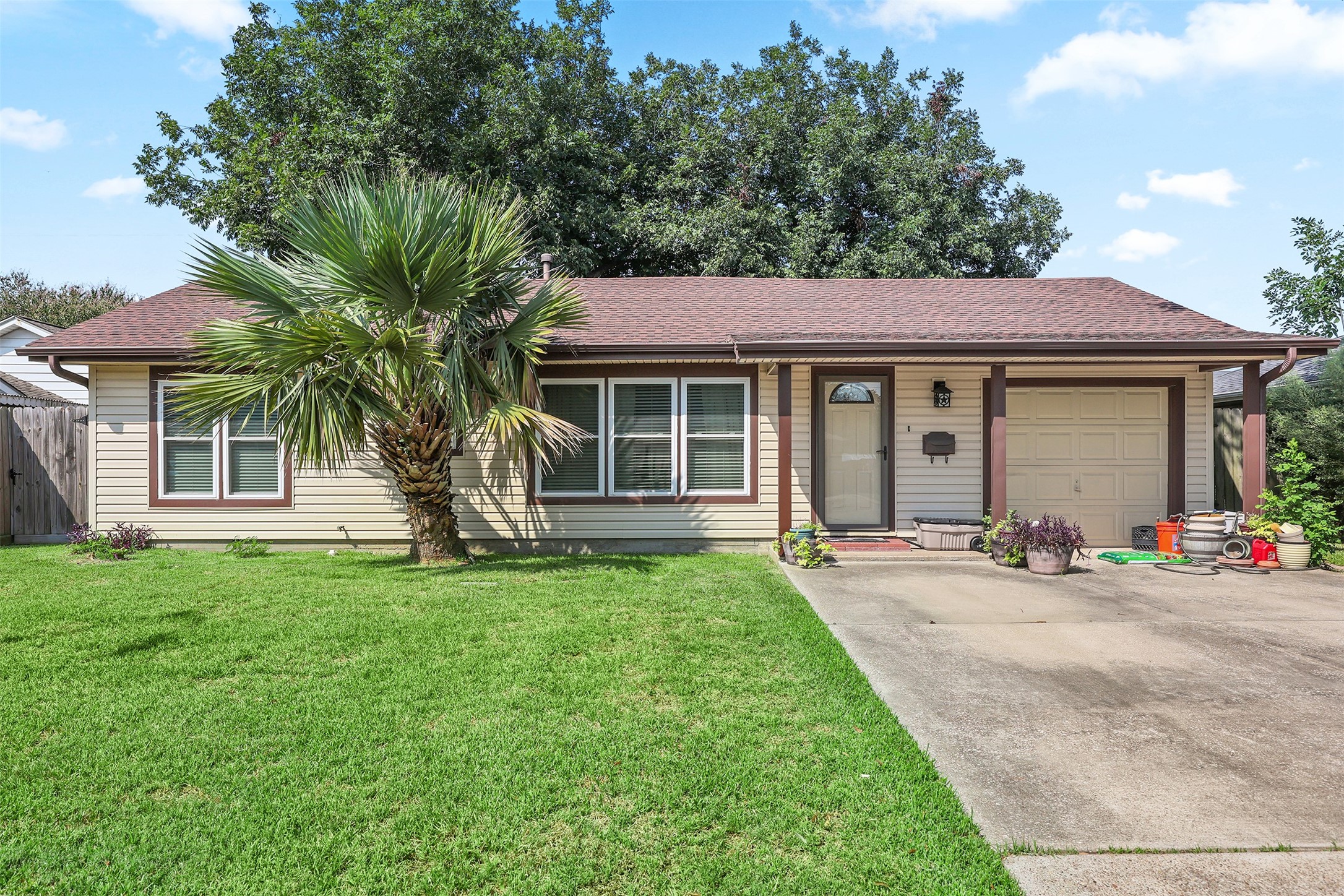 822 Grove Street Property Photo 1