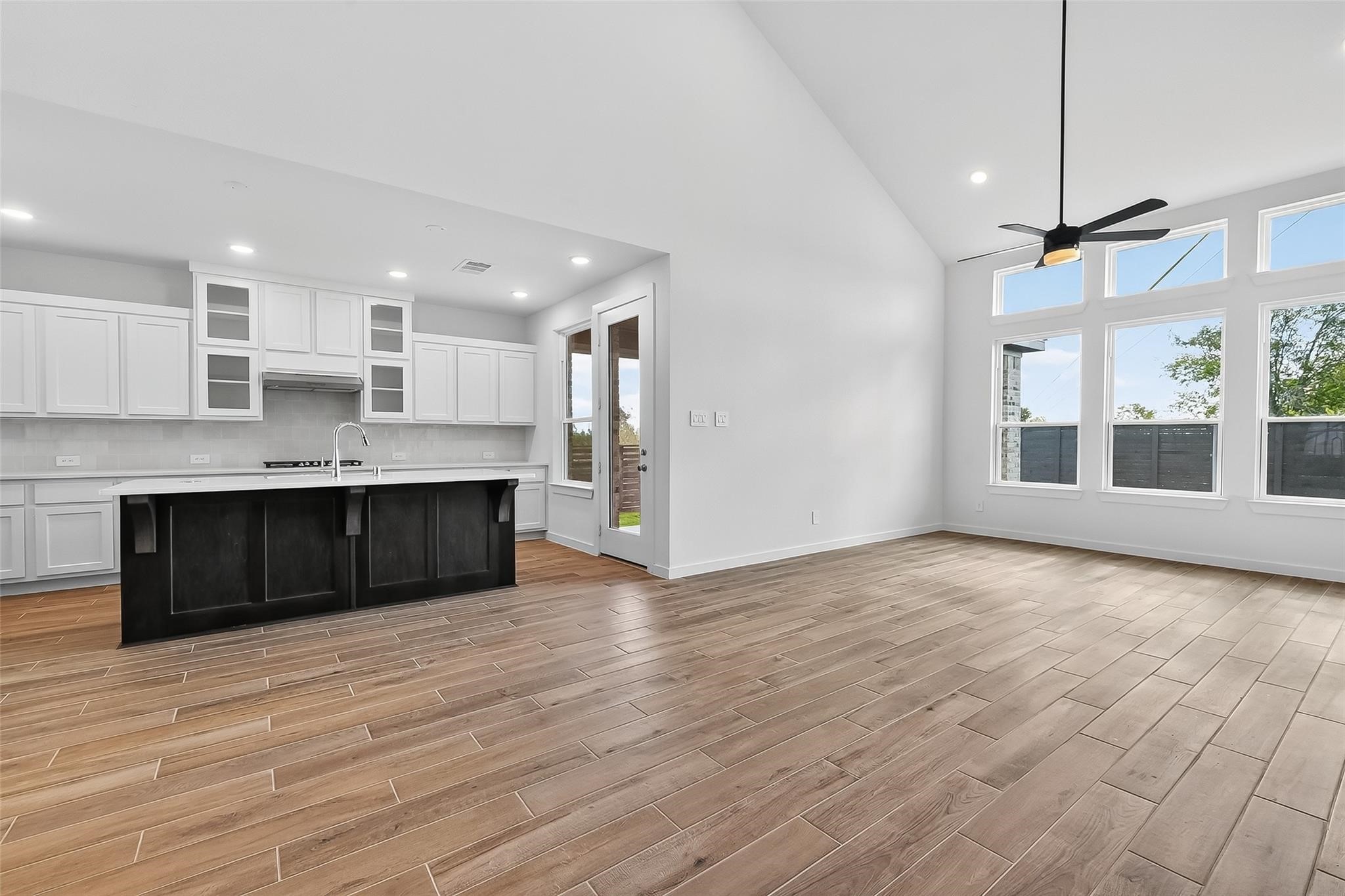 3238 Kindred Way Property Photo 12