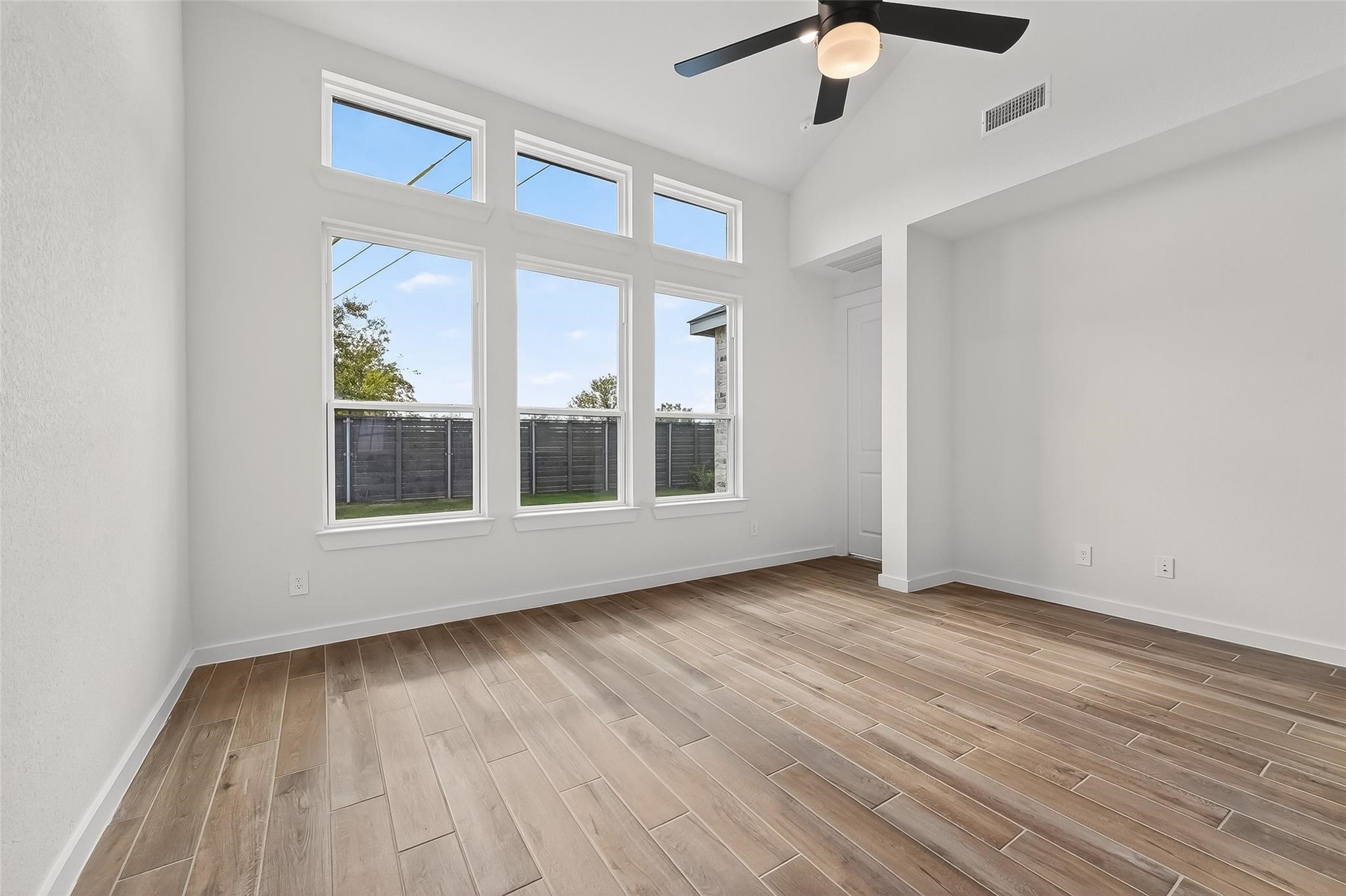 3238 Kindred Way Property Photo 13