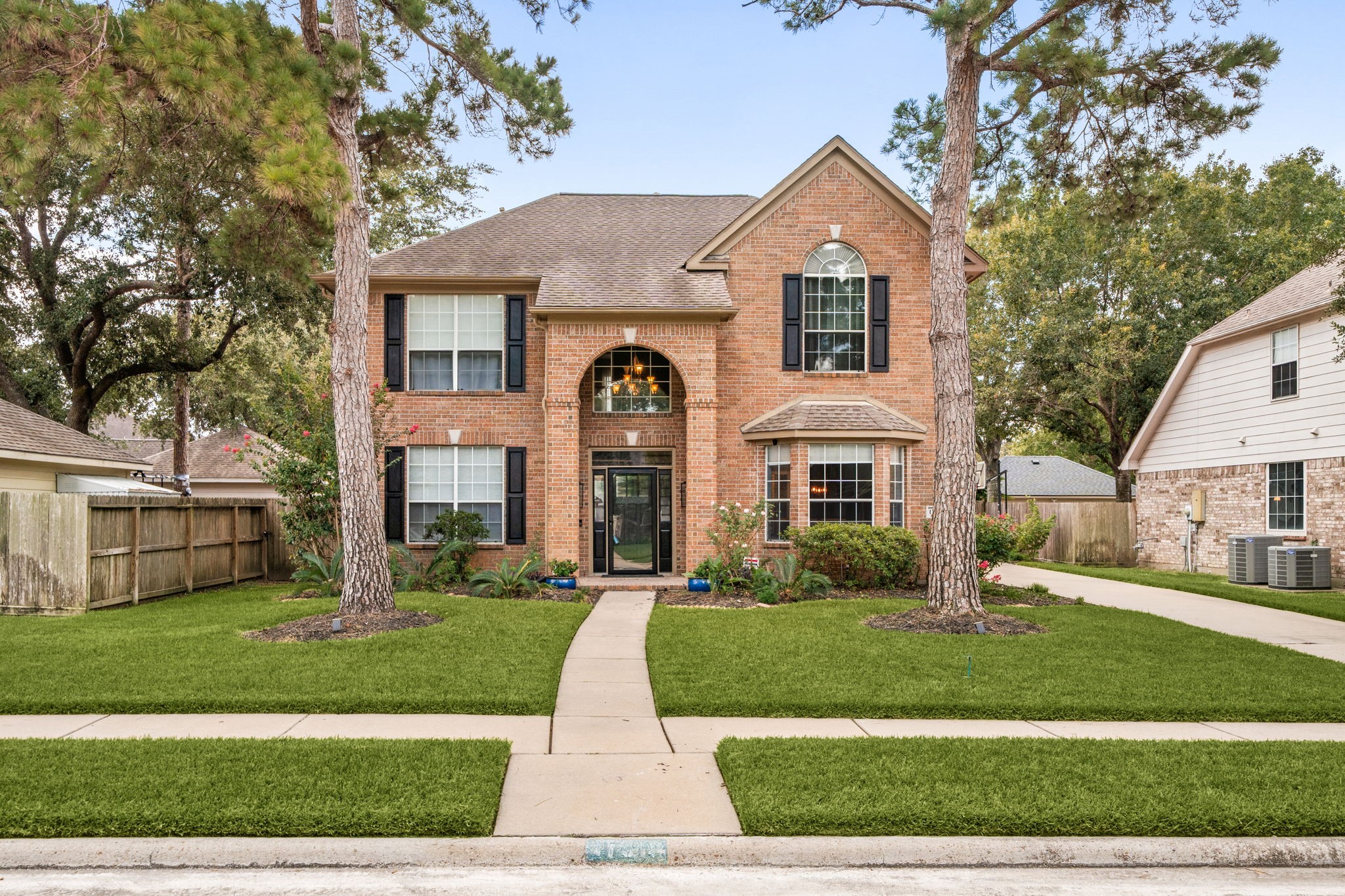 17511 Tall Maple Court Property Photo 3