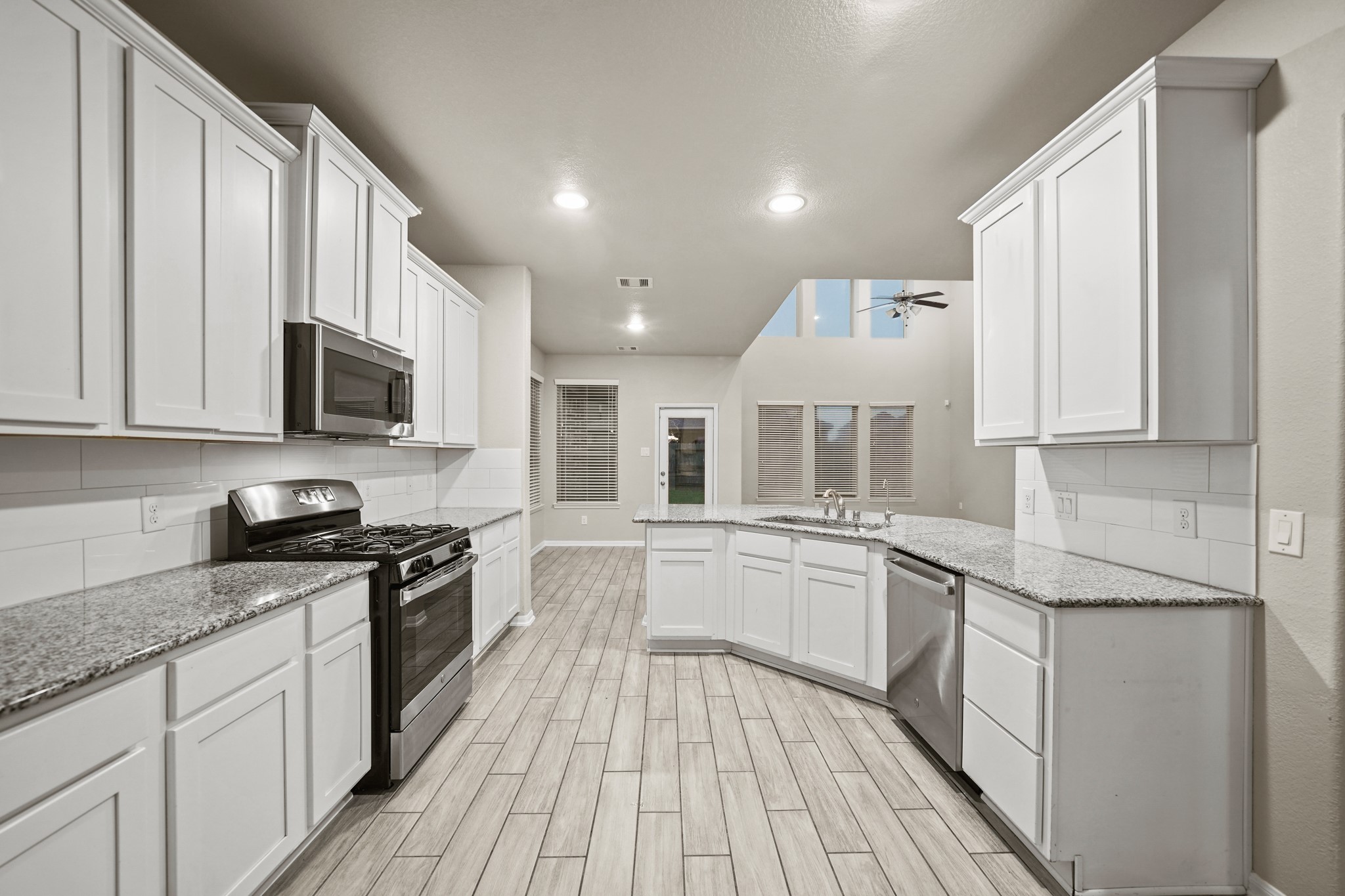 12808 Narrow Cove Drive Property Photo 9