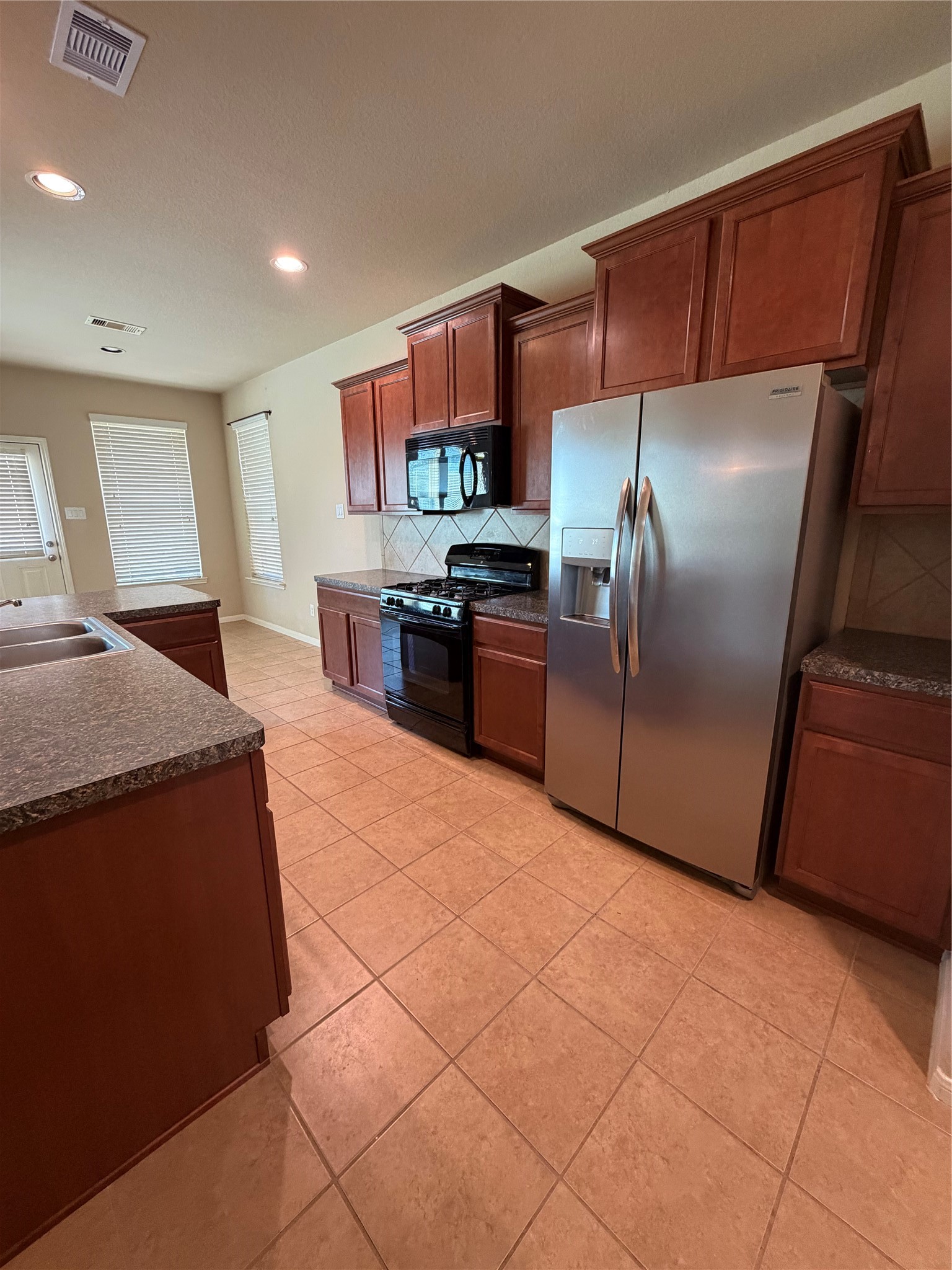 3209 Featherwood Lane Property Photo 8
