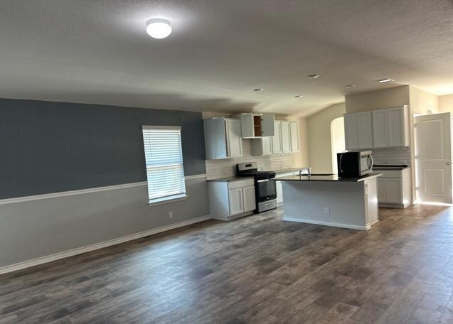 6851 Courante Waltz Property Photo 6