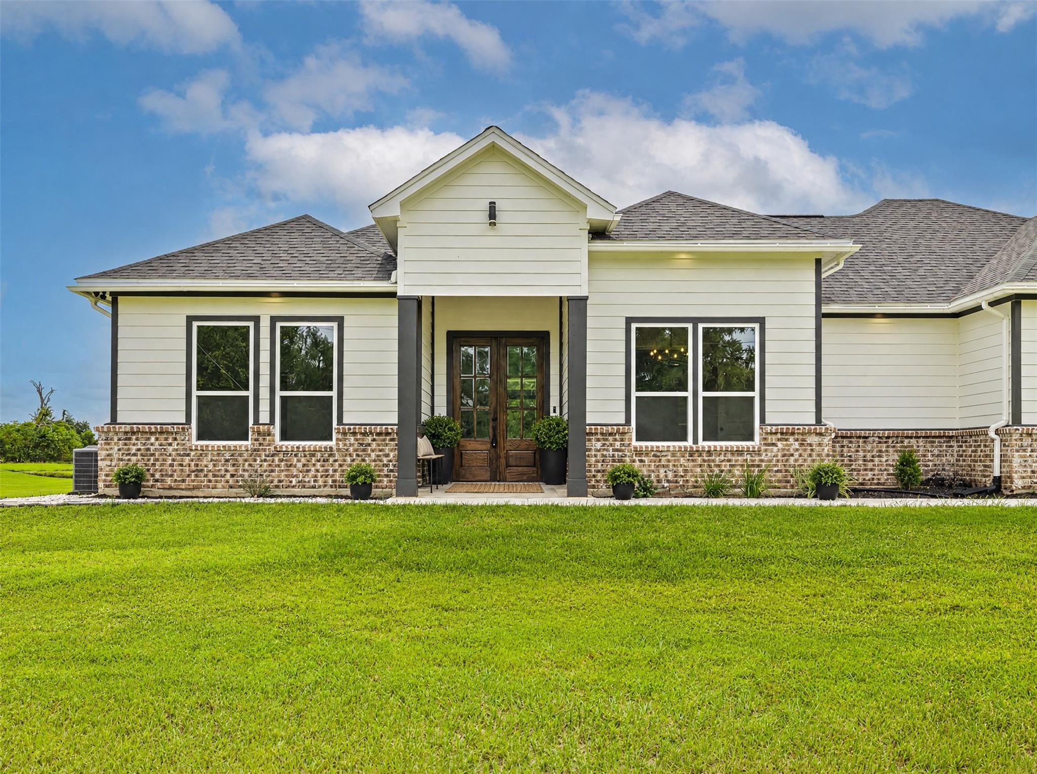 500 Campfire Trail, Angleton Tx 77515 Property Photo 1
