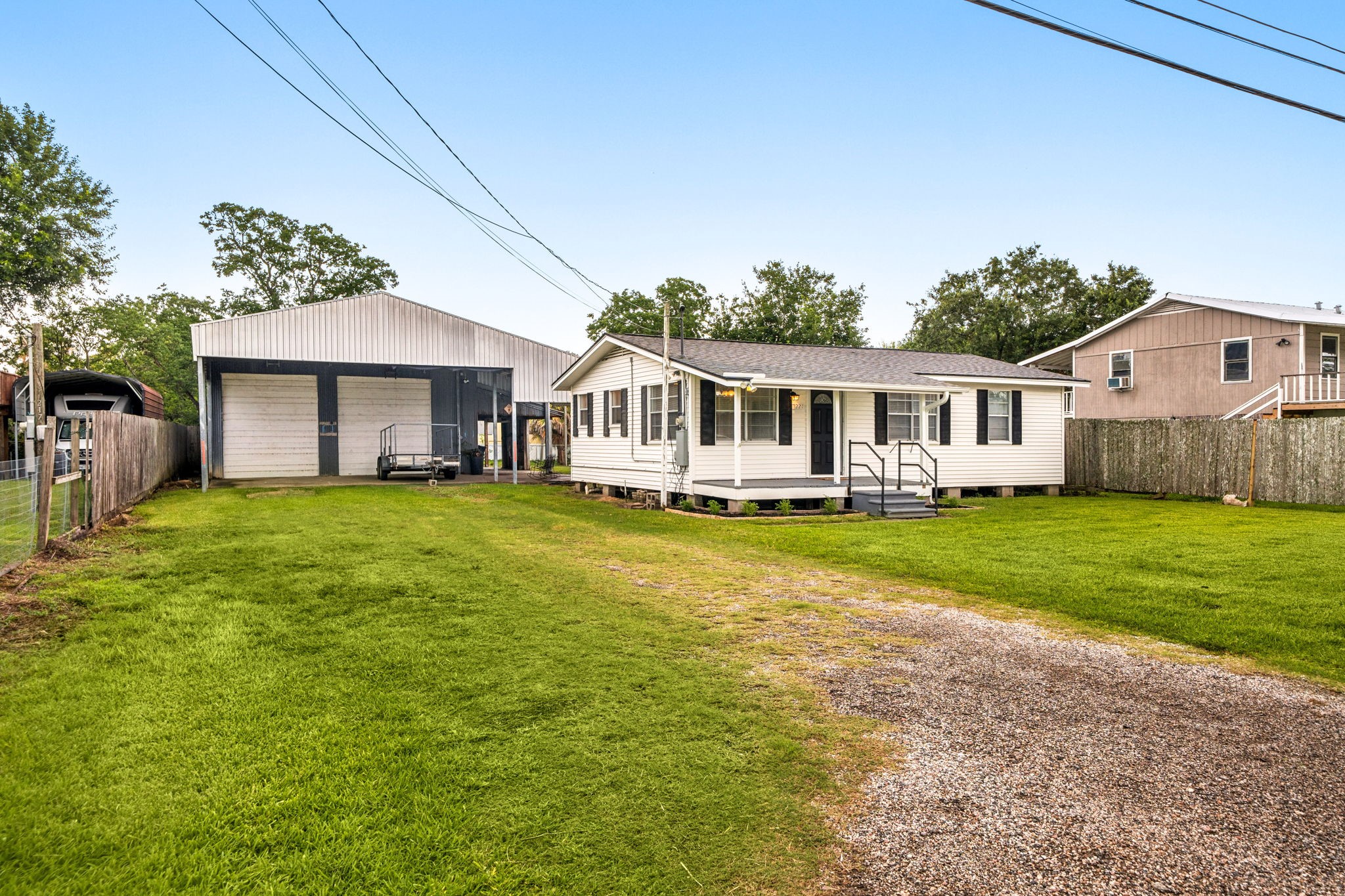 221 11th Street Property Photo 1