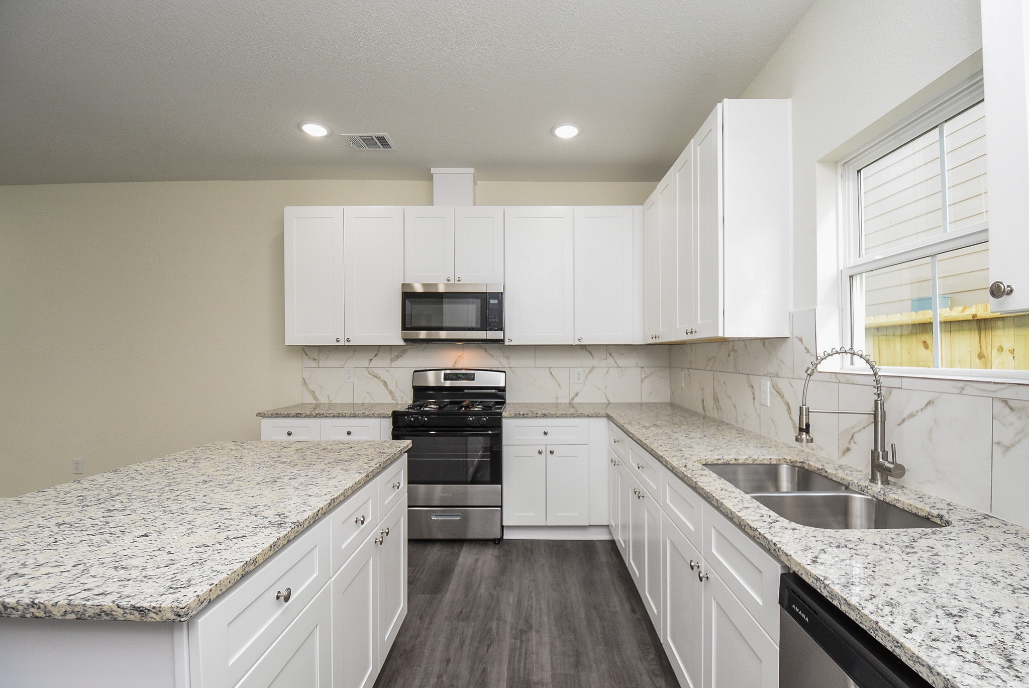 2819 Topiary Lane Property Photo 13