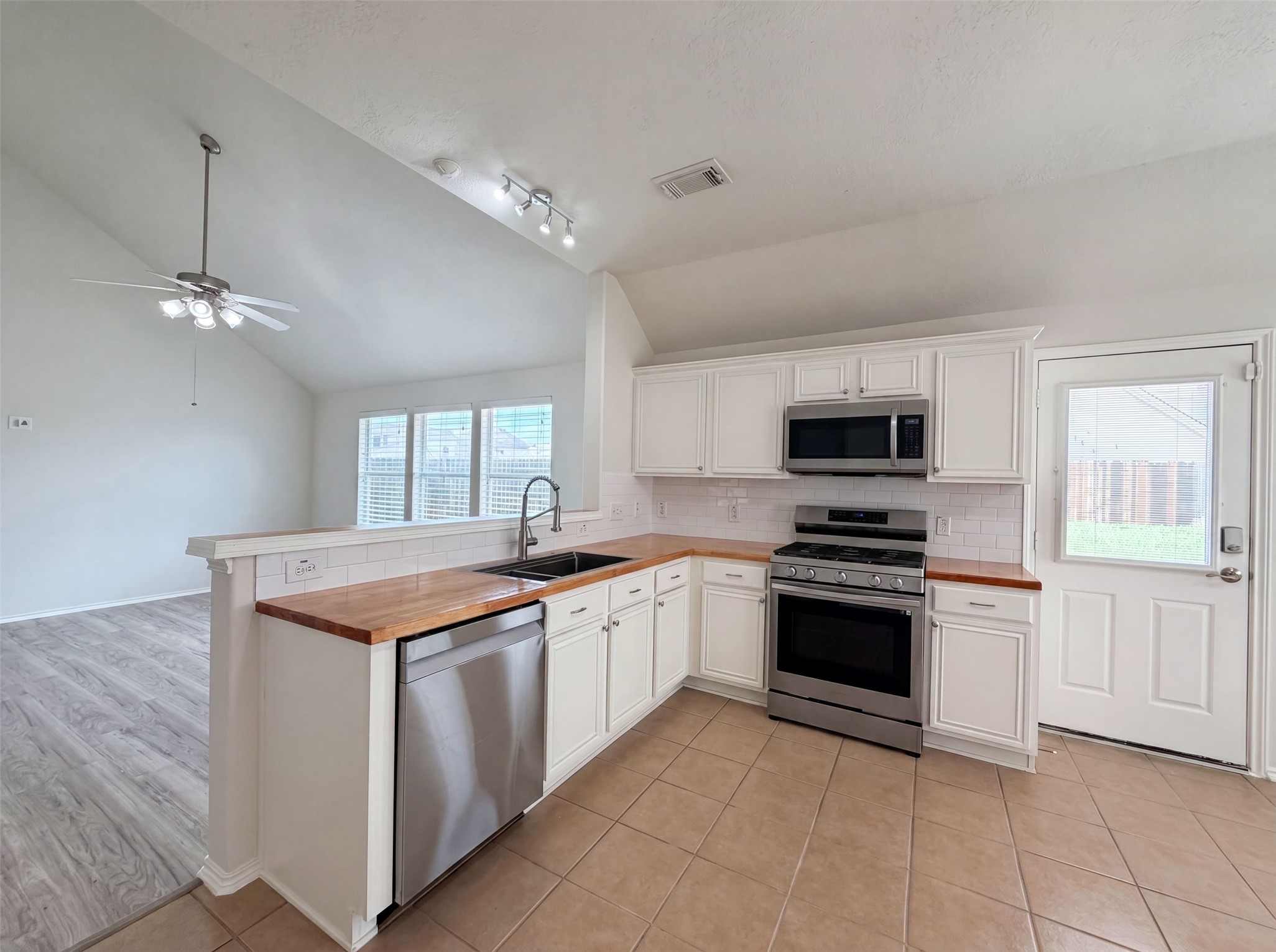 20615 Sandy Bay Lane Property Photo 11
