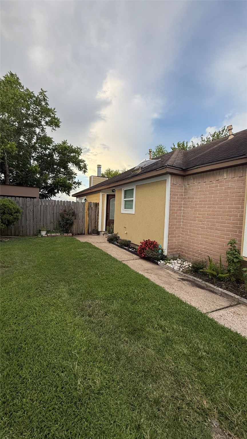 6018 Beaconridge Drive Property Photo 4