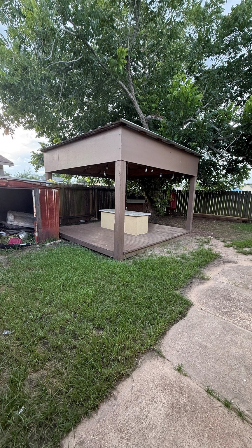 6018 Beaconridge Drive Property Photo 8