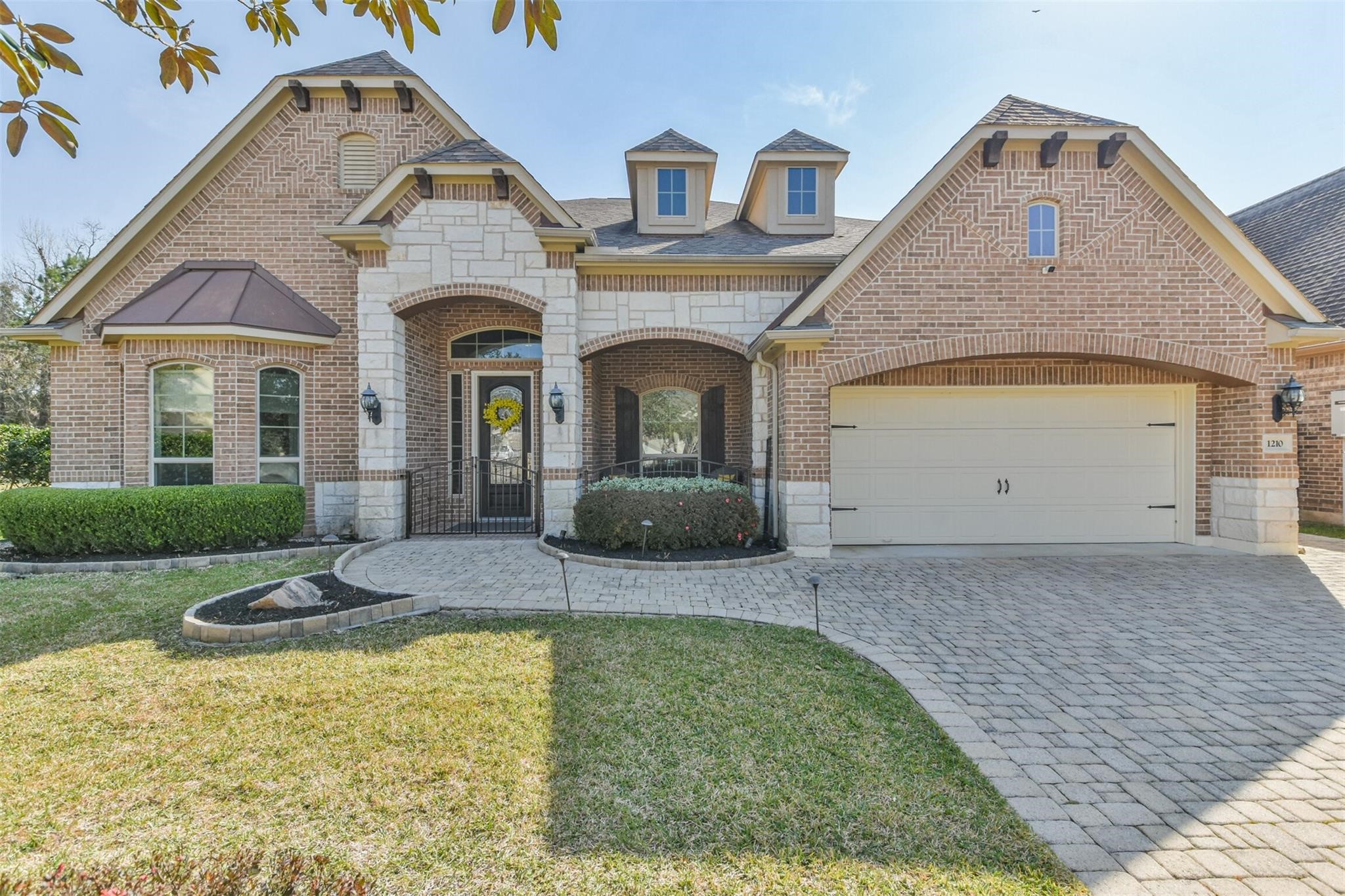 1210 Welland Way Property Photo