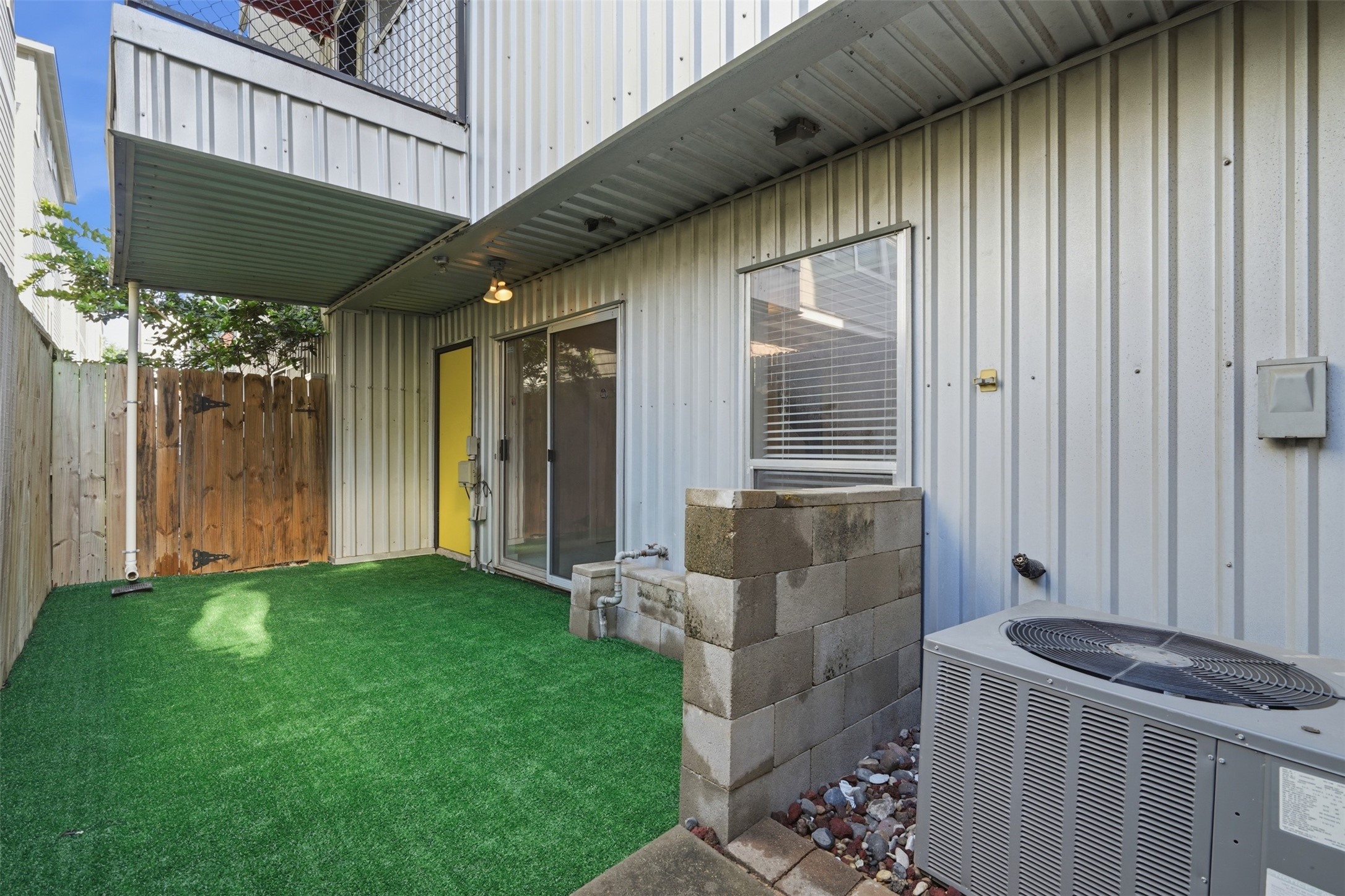6138 Grand Boulevard Property Photo 10