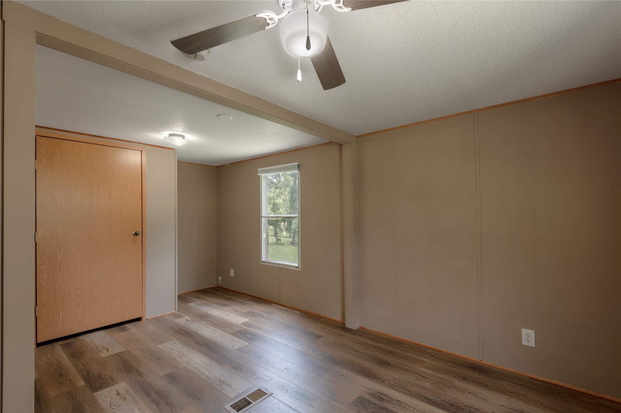 37 Riverside Lane C Property Photo 13