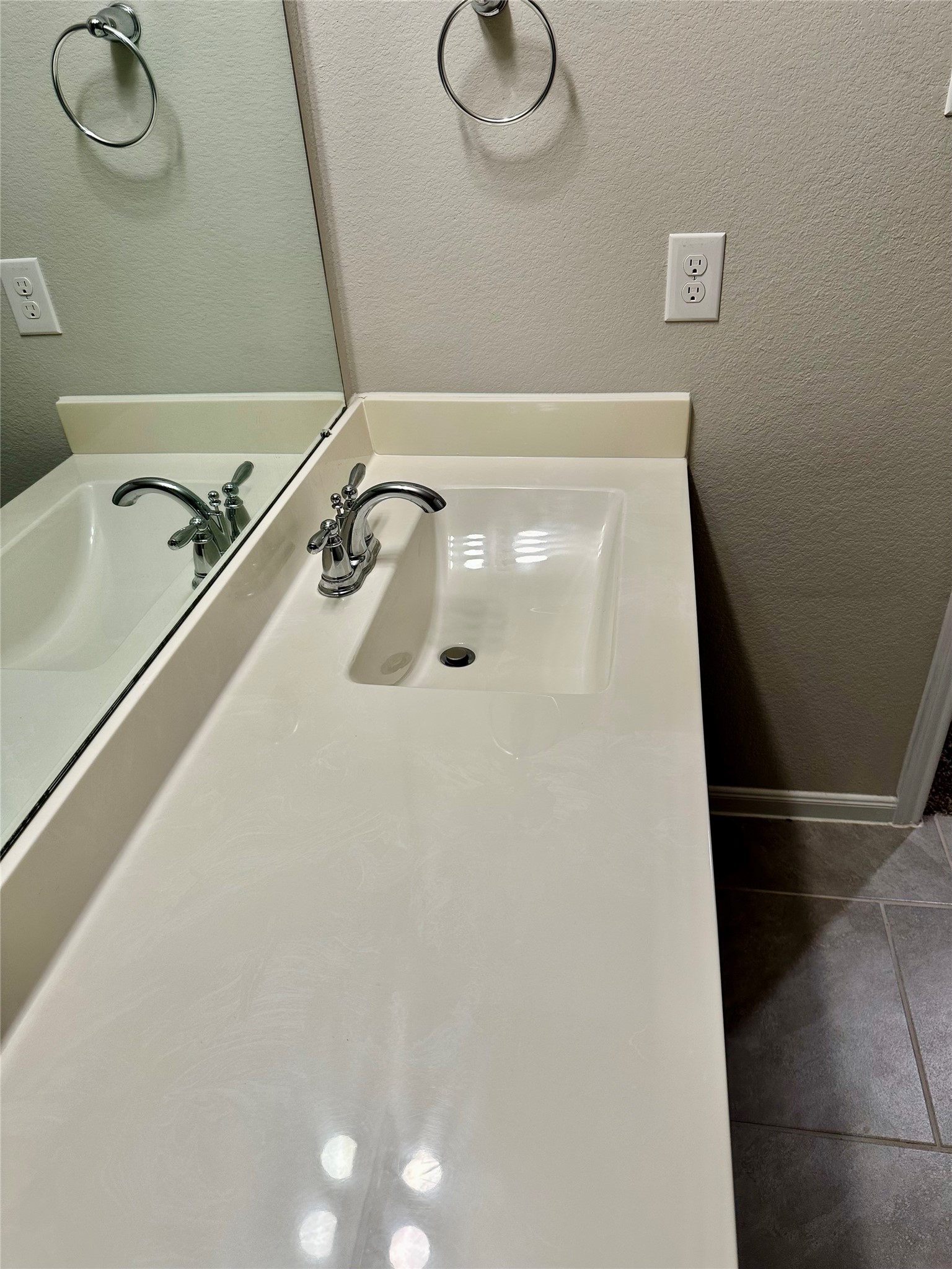 4010 Chester Bay Lane Property Photo 8