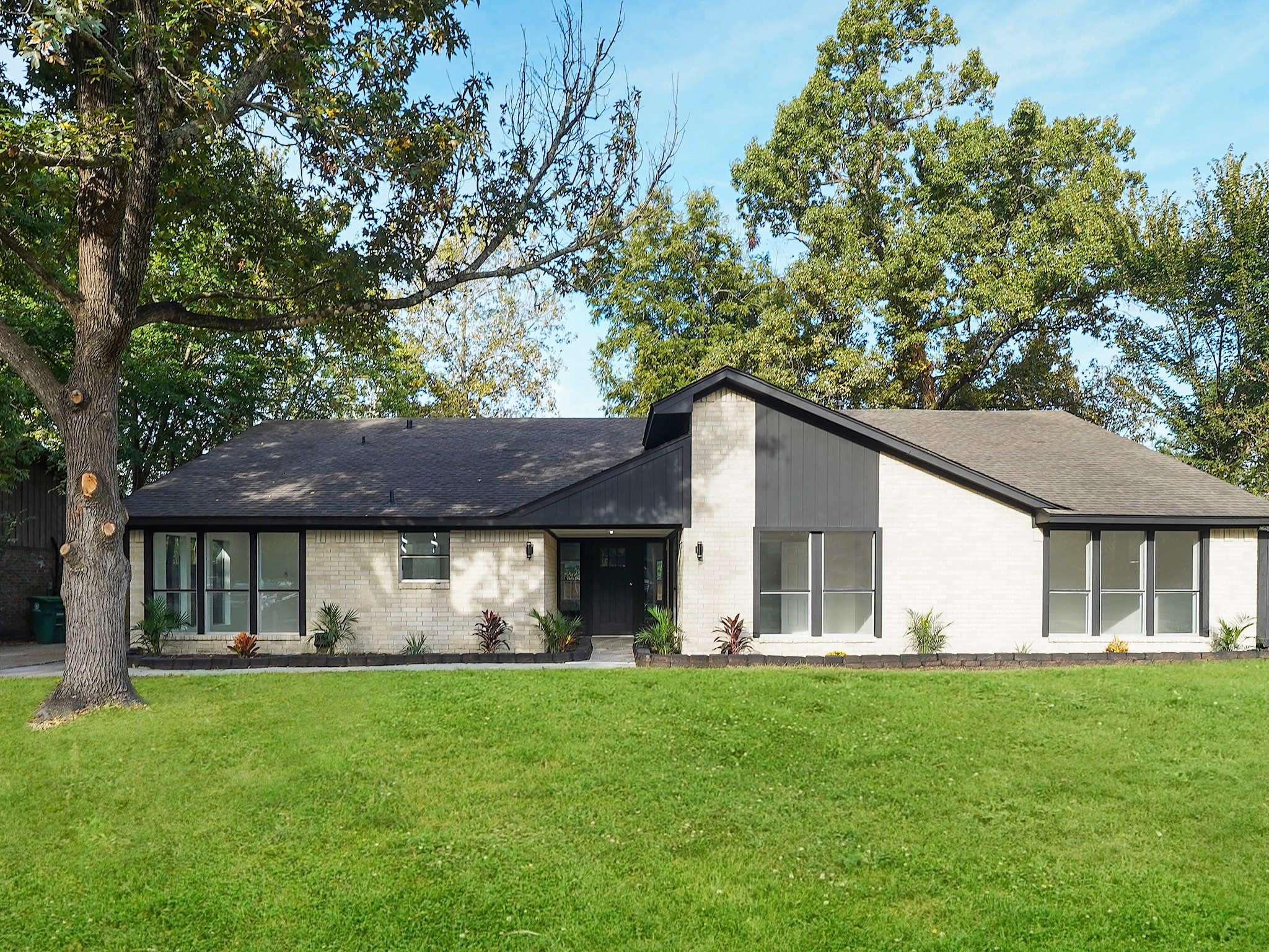 1519 Burning Tree Road Property Photo 1