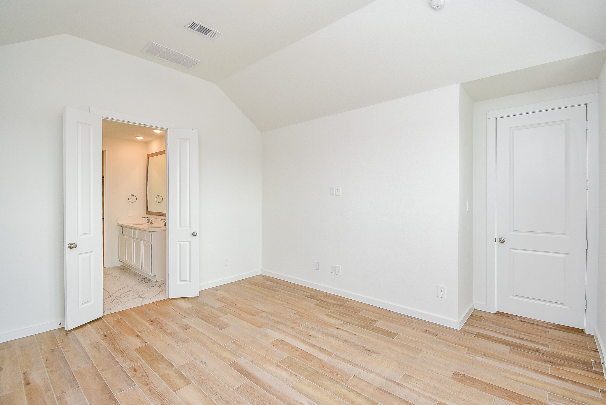 2526 Seedling Street Property Photo 15