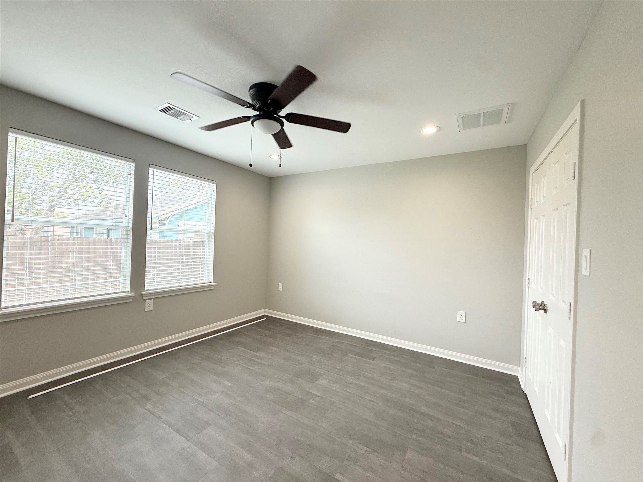 506 N Thomason Street Property Photo 7