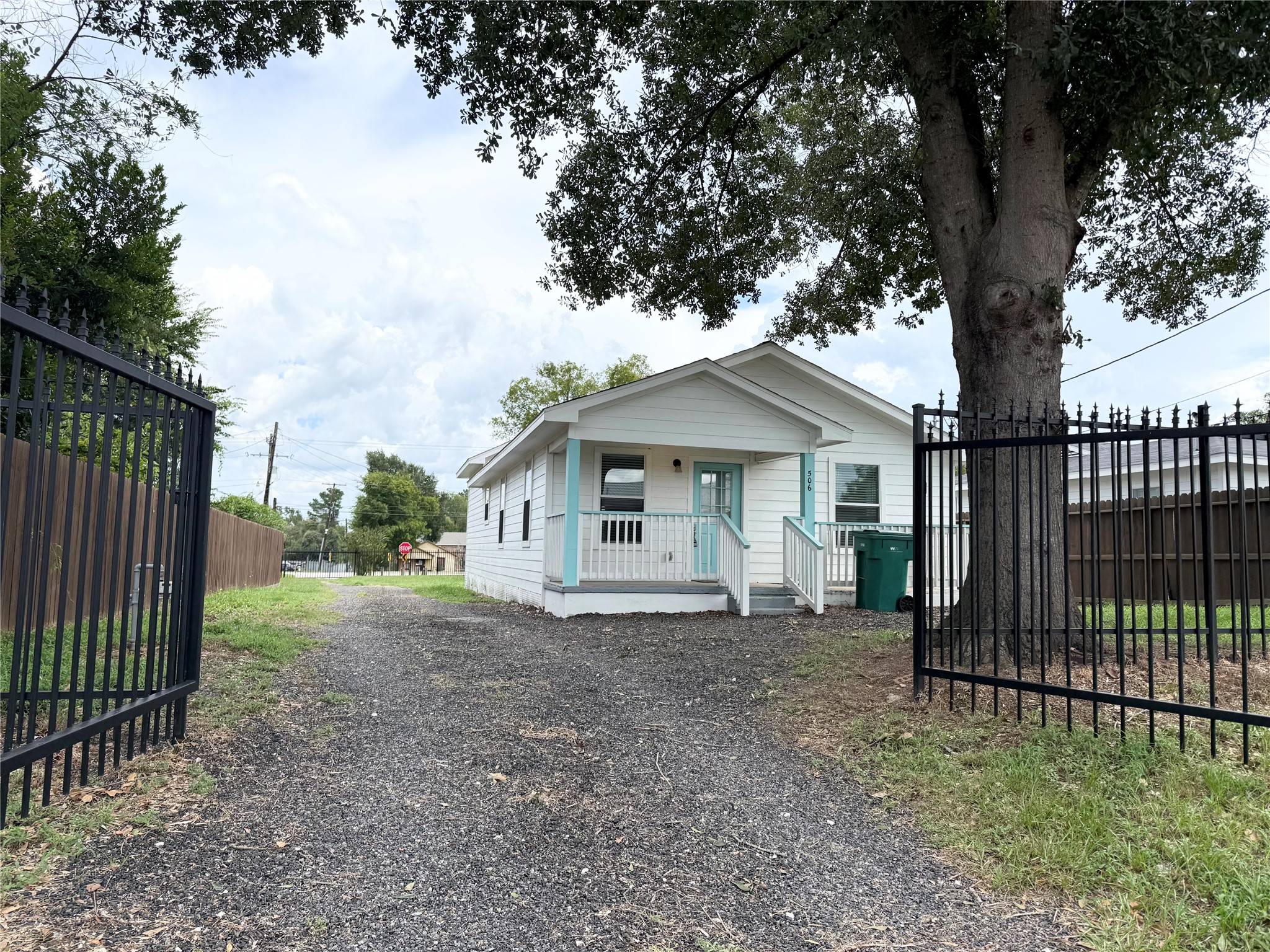 506 N Thomason Street Property Photo 12