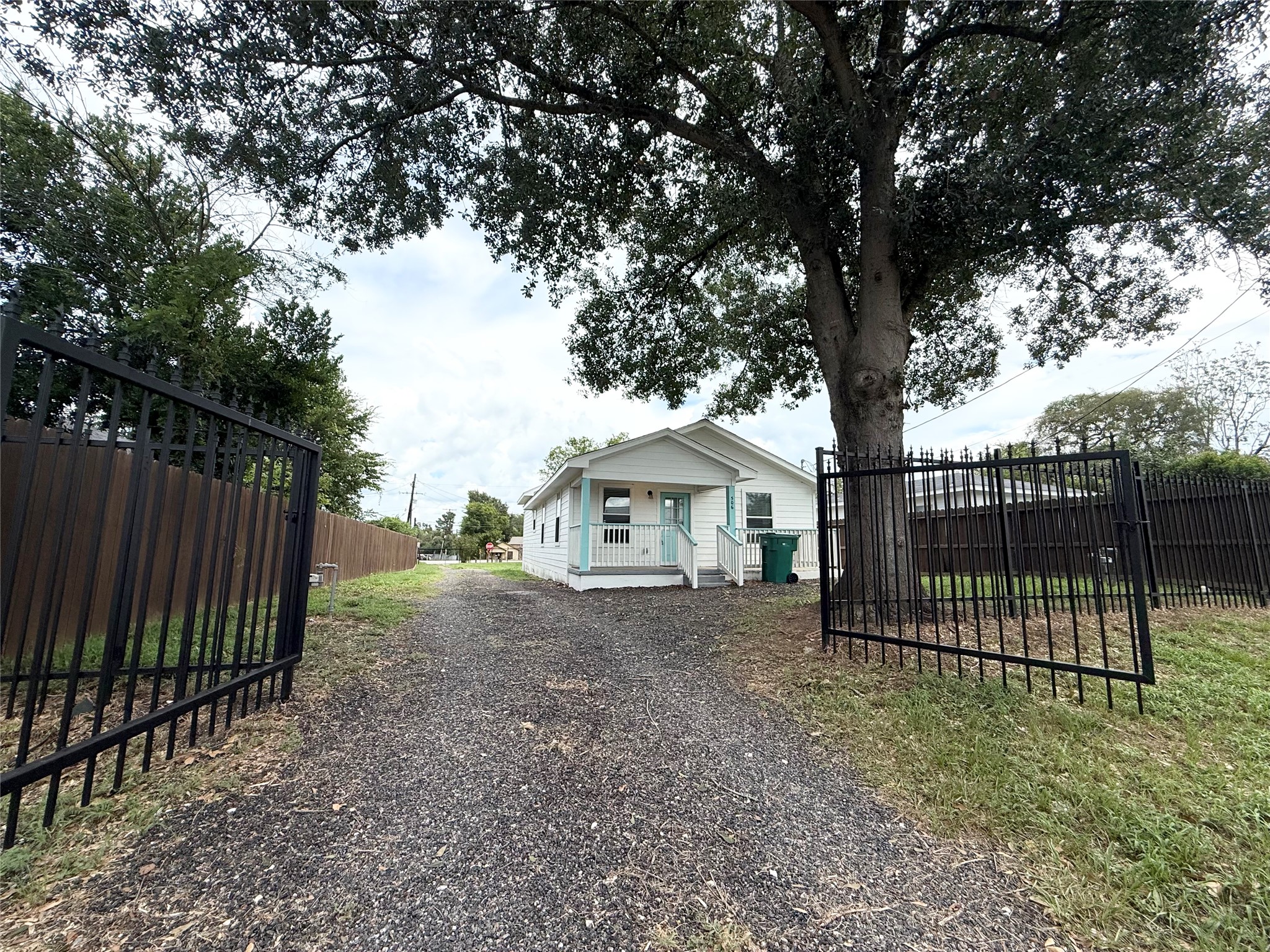 506 N Thomason Street Property Photo 15