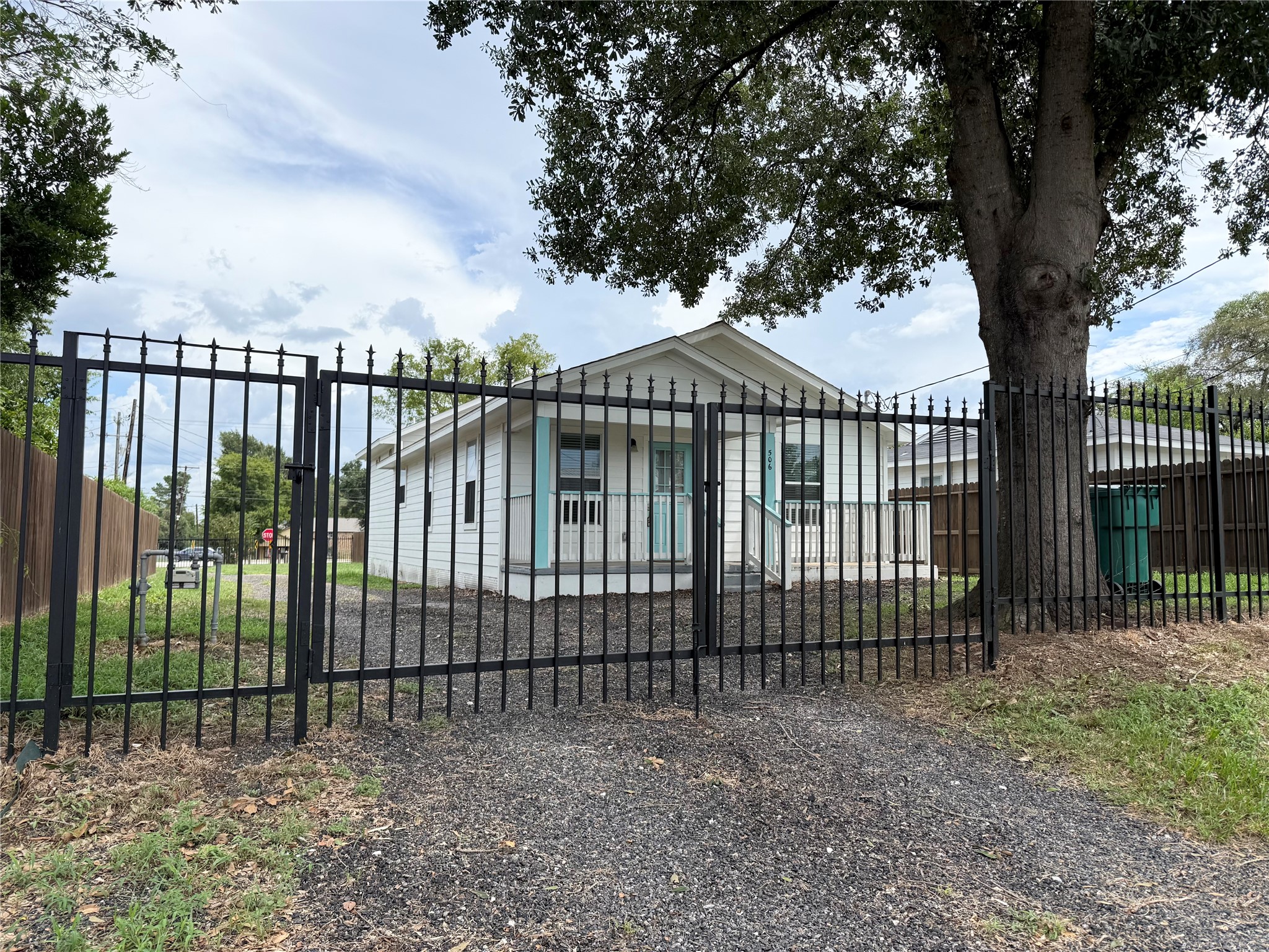 506 N Thomason Street Property Photo 17