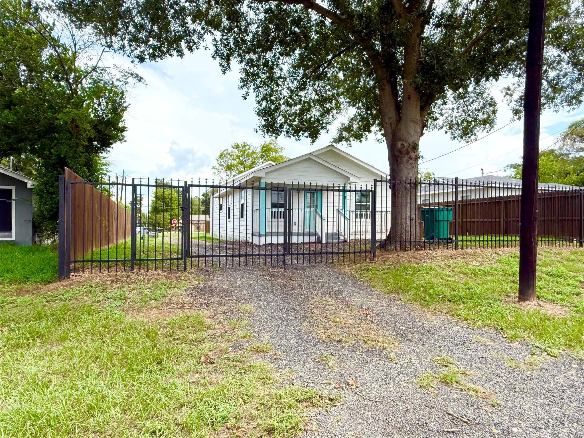 506 N Thomason Street Property Photo 18