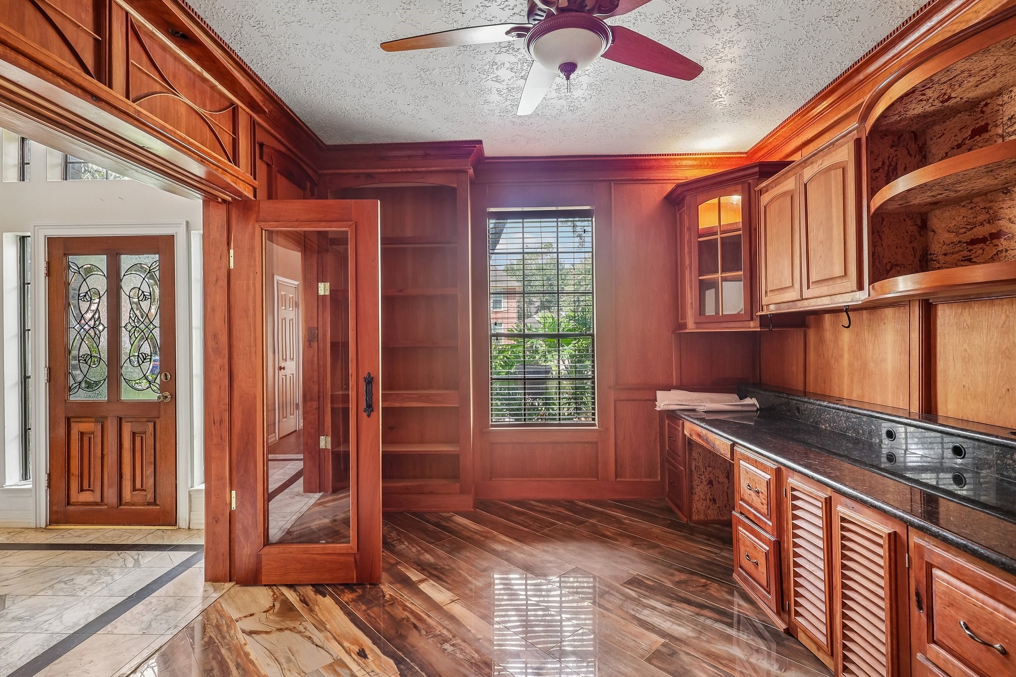 907 Remington Court Property Photo 4