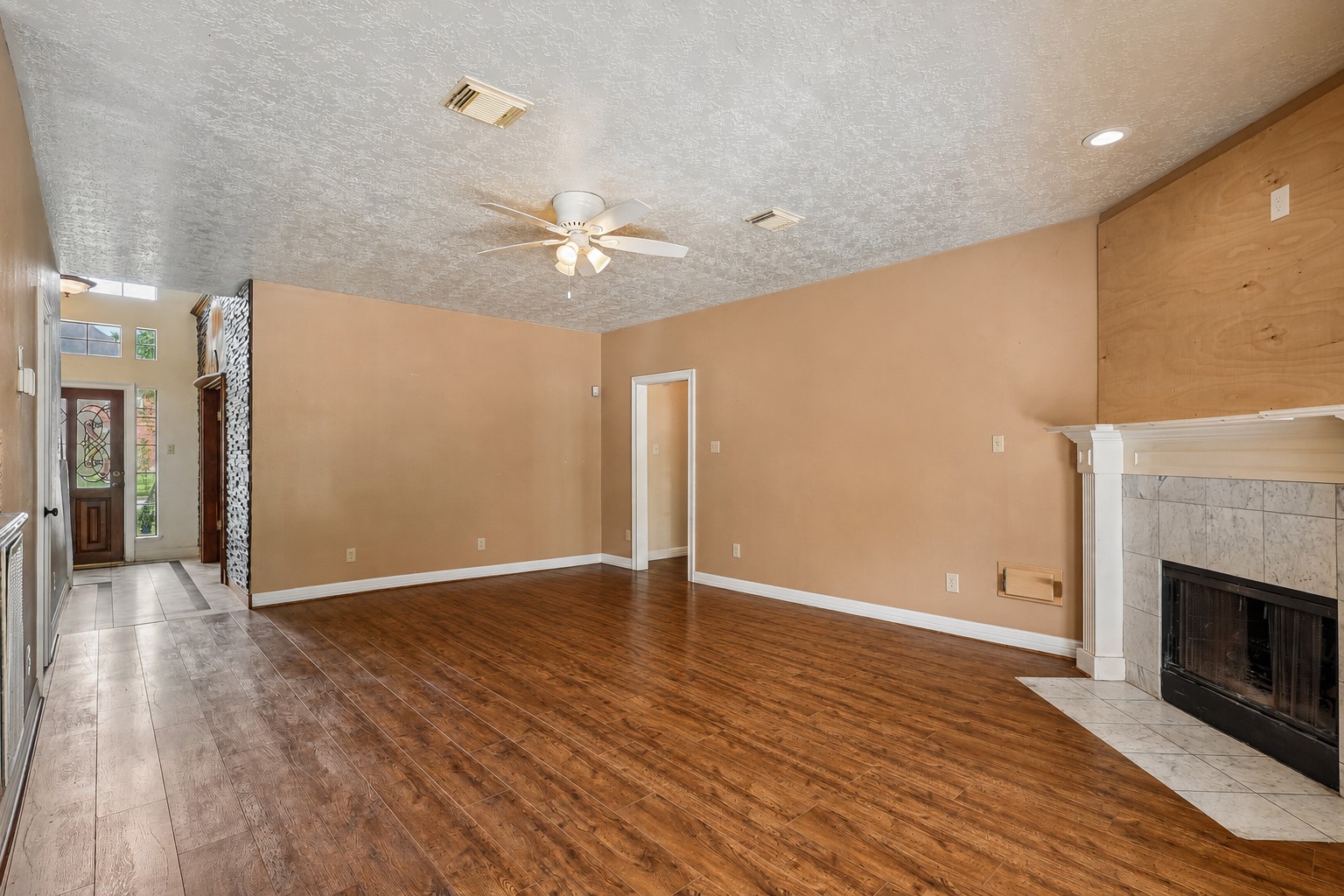 907 Remington Court Property Photo 5