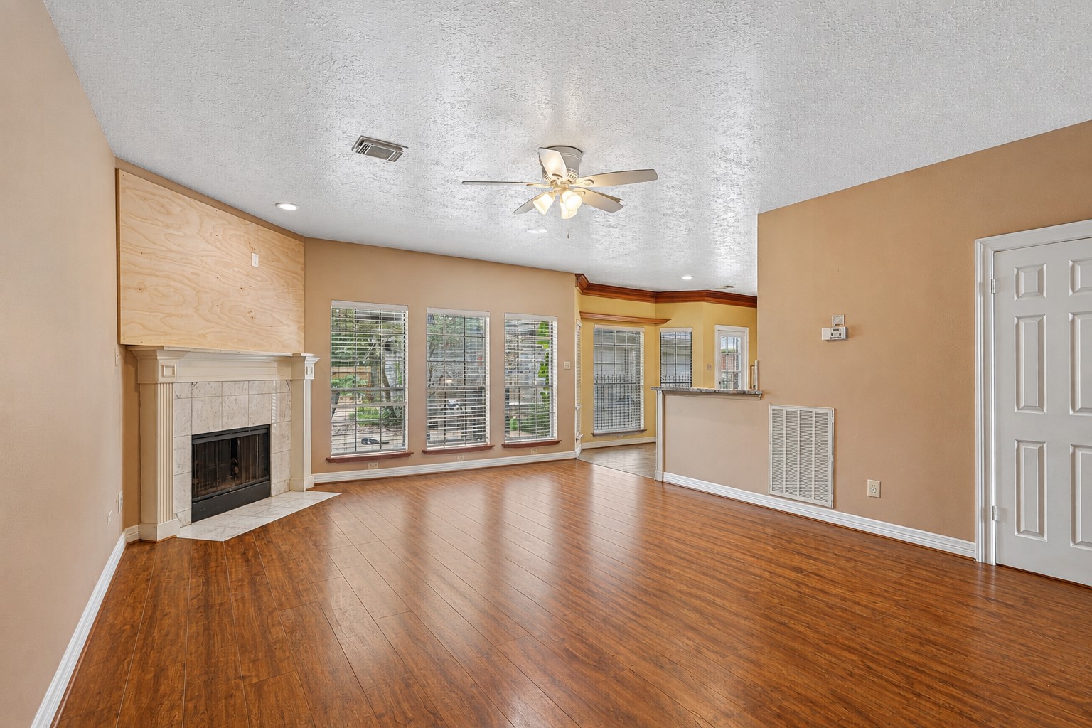 907 Remington Court Property Photo 6