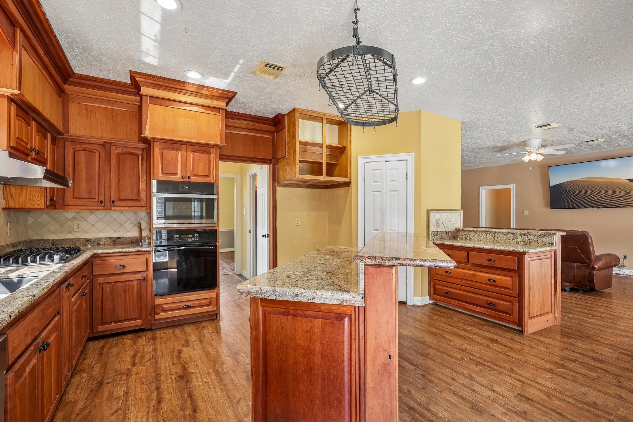 907 Remington Court Property Photo 9
