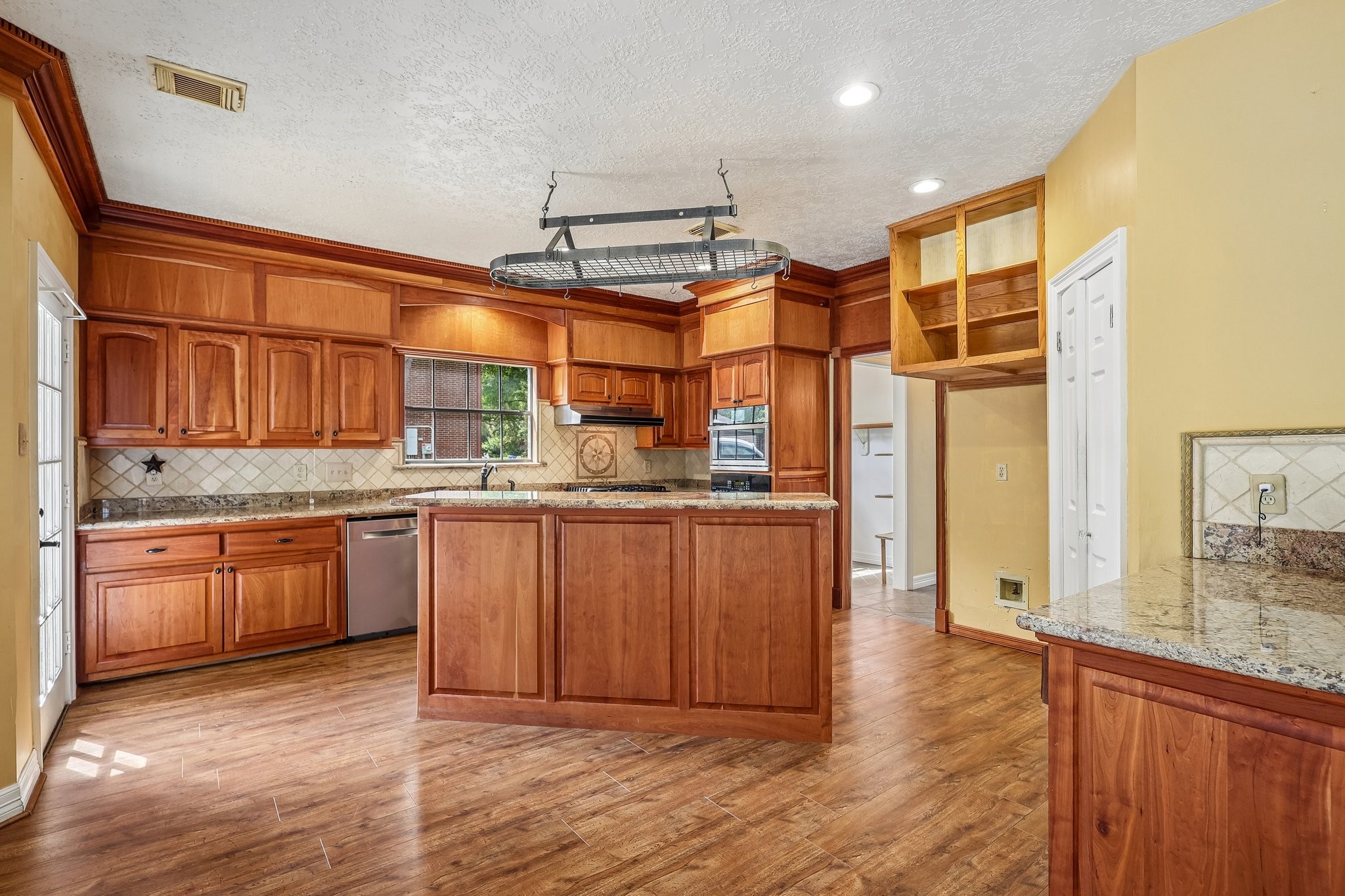 907 Remington Court Property Photo 10