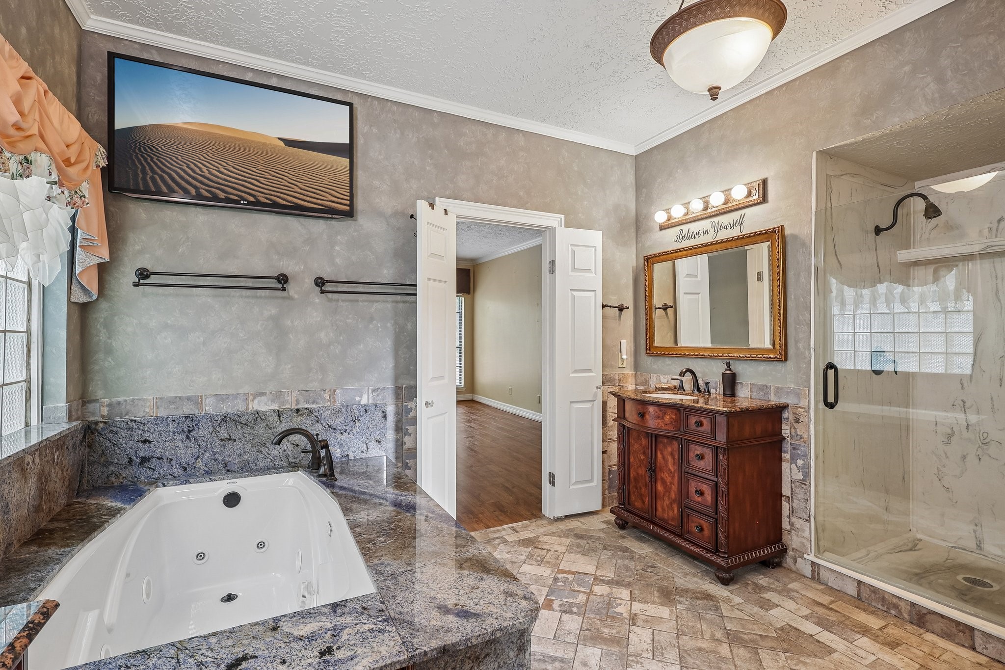 907 Remington Court Property Photo 17