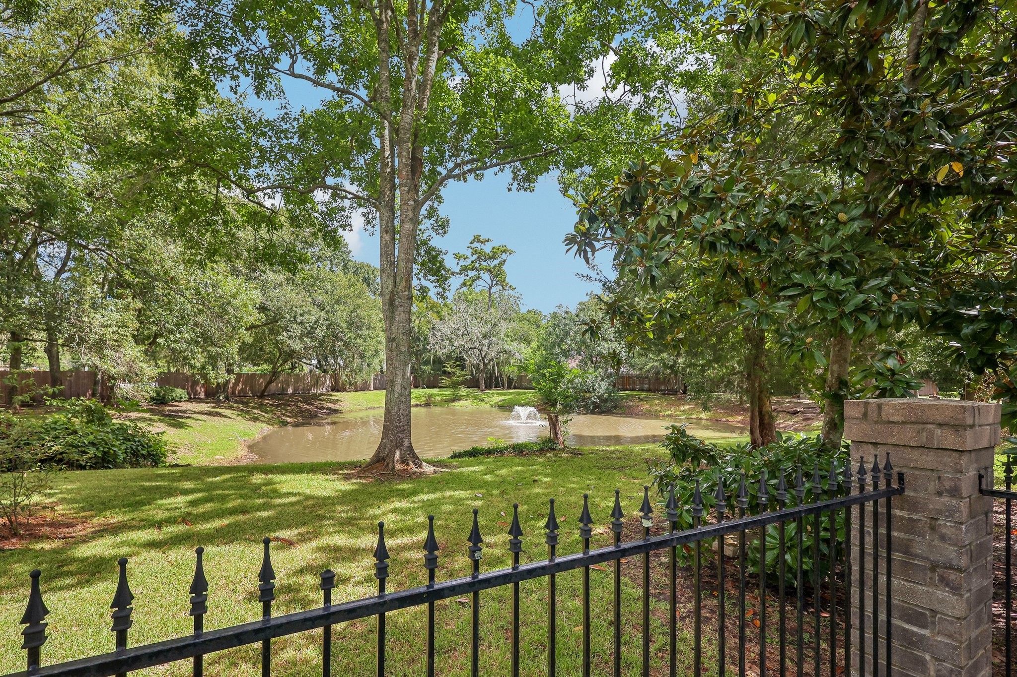 907 Remington Court Property Photo 31