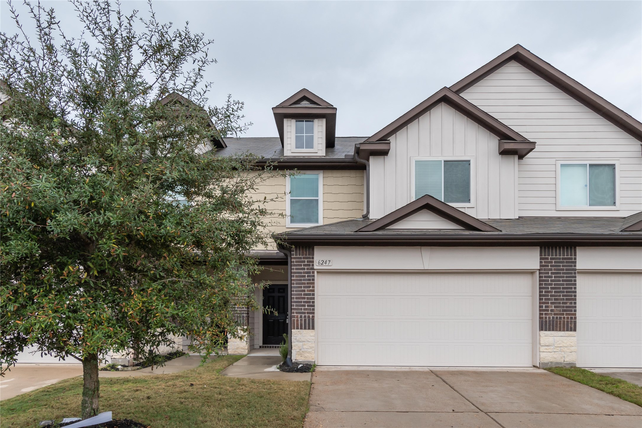 6247 Brenwood Circle Property Photo 1