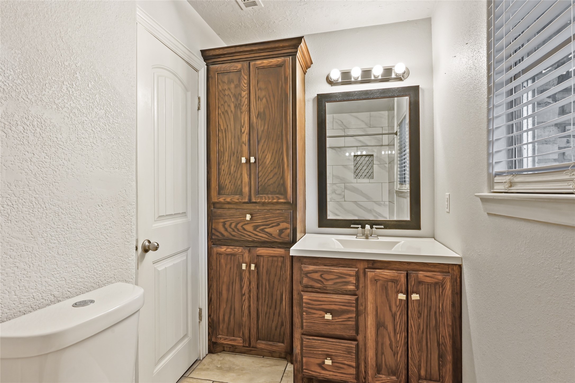 1503 Leneva Lane Property Photo 14
