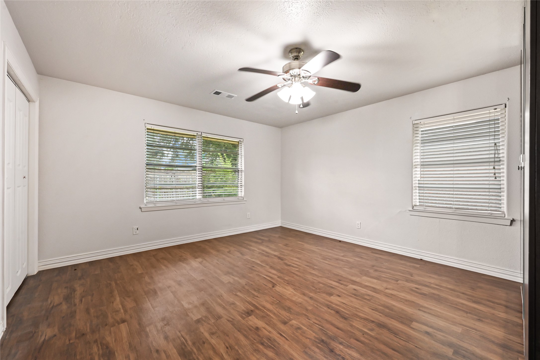 1503 Leneva Lane Property Photo 15
