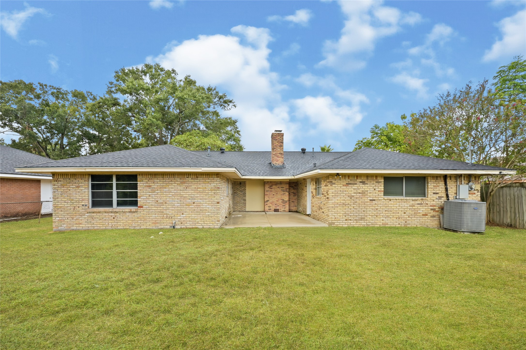 1503 Leneva Lane Property Photo 19