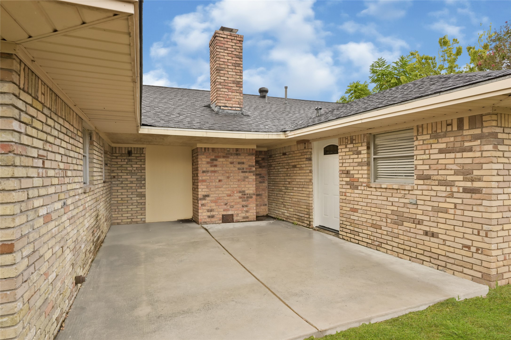 1503 Leneva Lane Property Photo 21