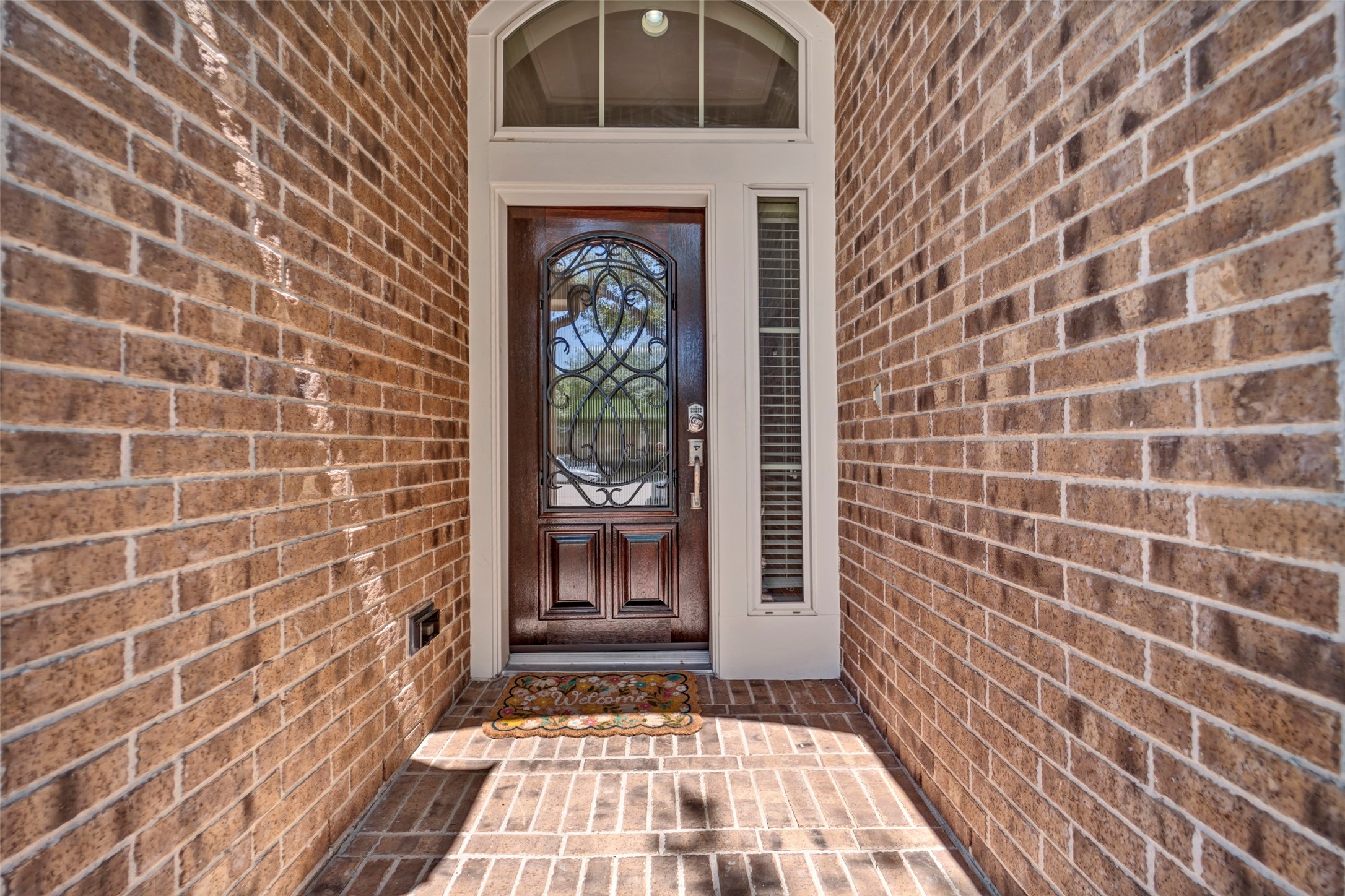 17638 Cleeves Drive Property Photo 3