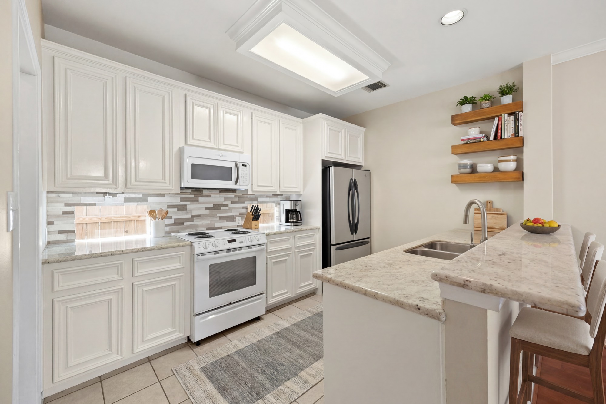 1708 Dennis Street Property Photo 3