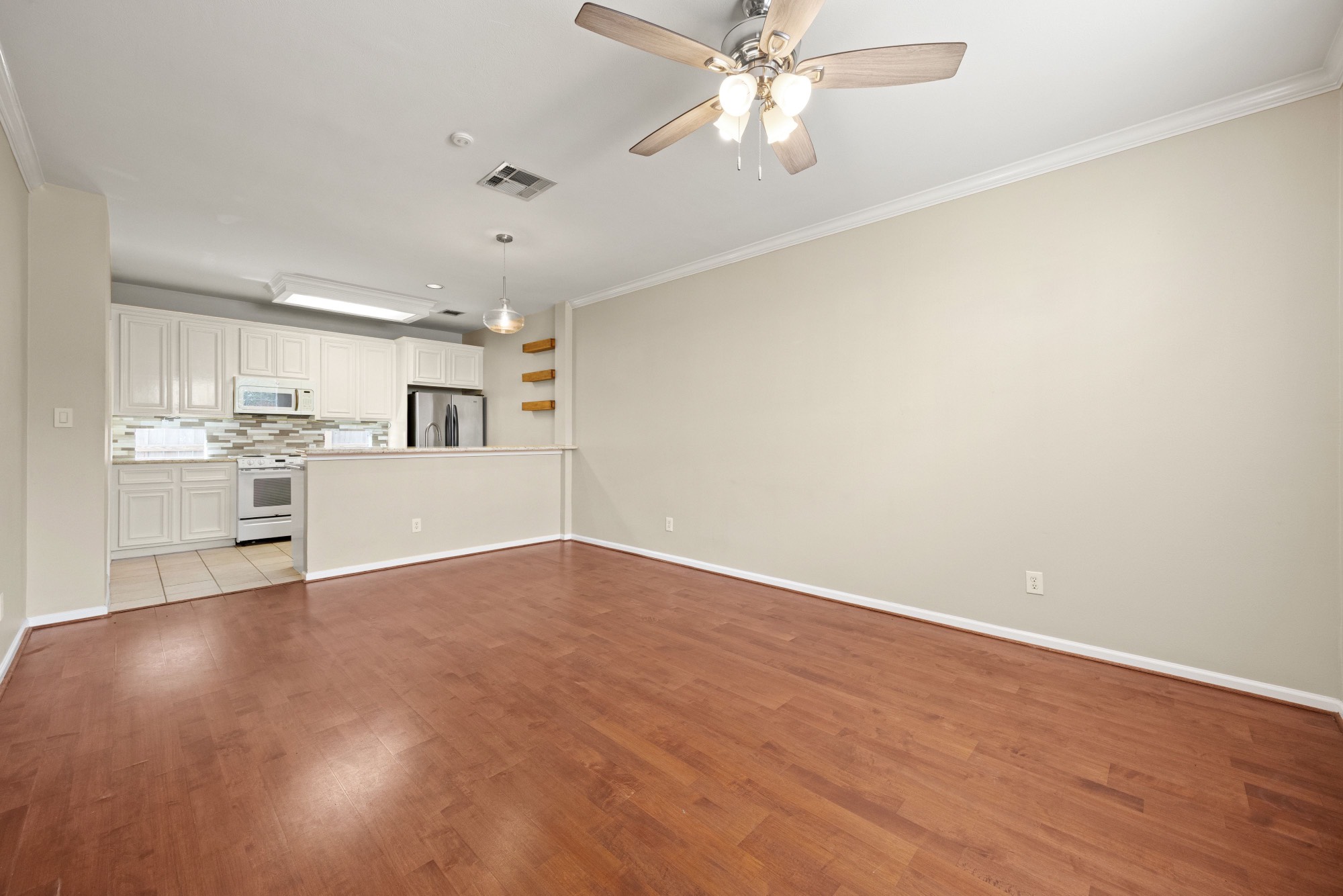 1708 Dennis Street Property Photo 6