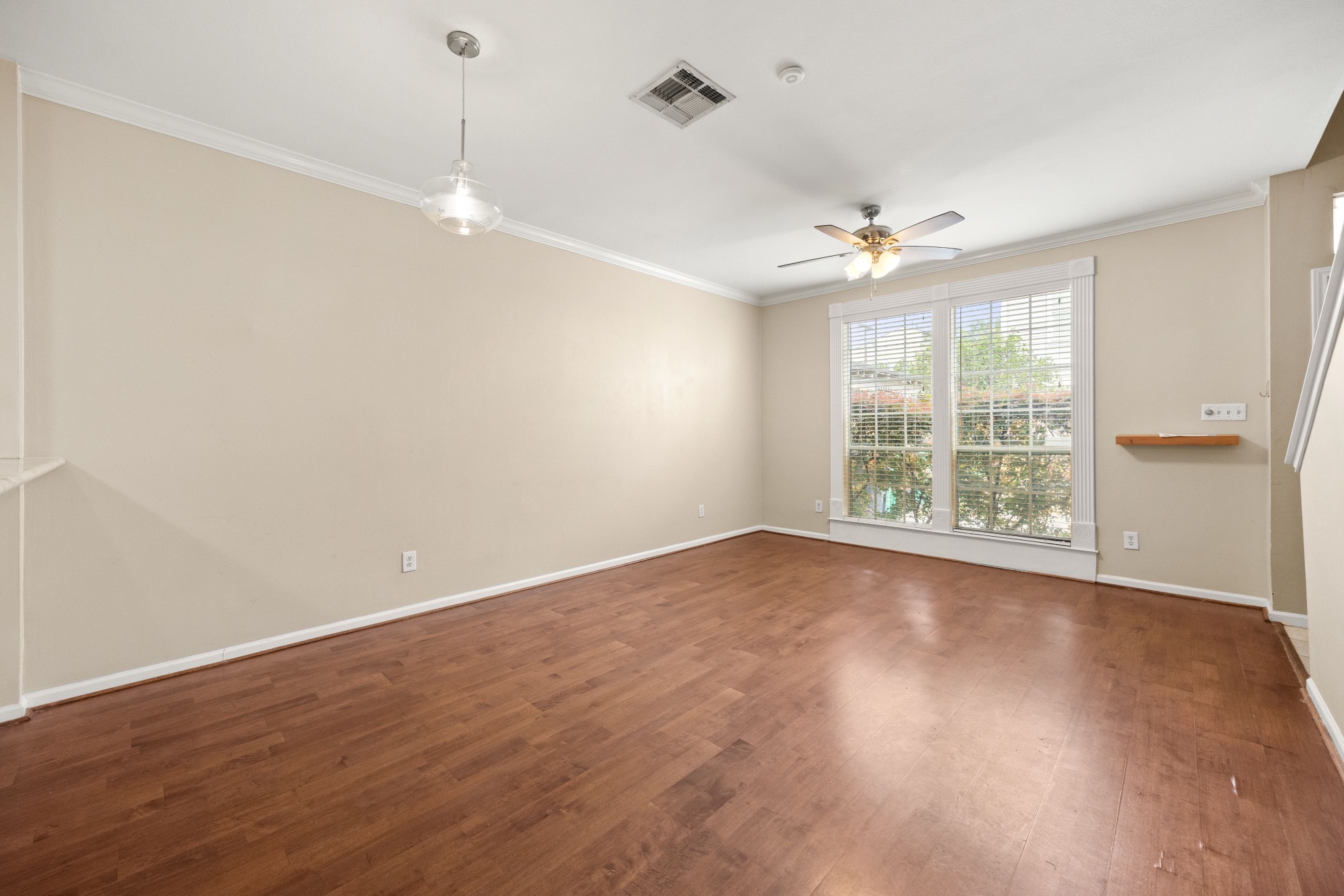 1708 Dennis Street Property Photo 8