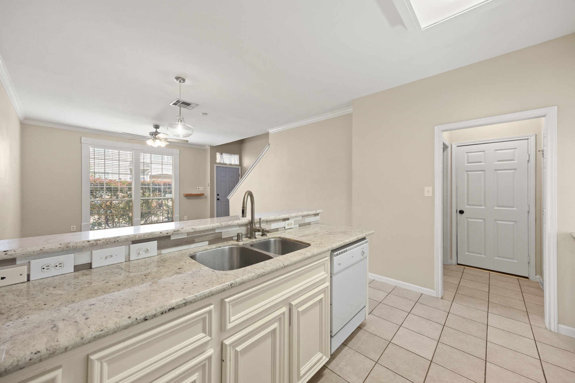 1708 Dennis Street Property Photo 11