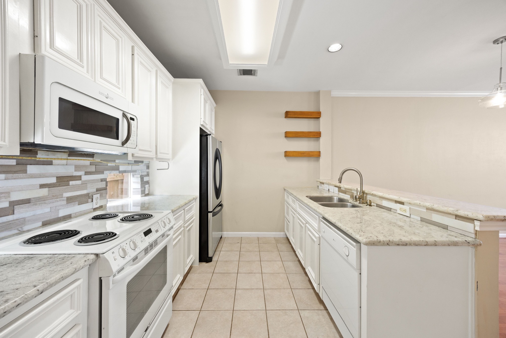1708 Dennis Street Property Photo 12