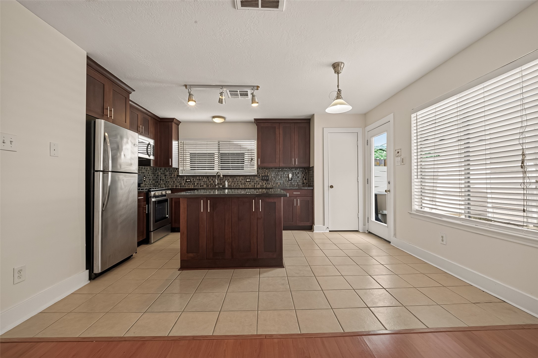 18911 Atasca Oaks Drive Property Photo 11