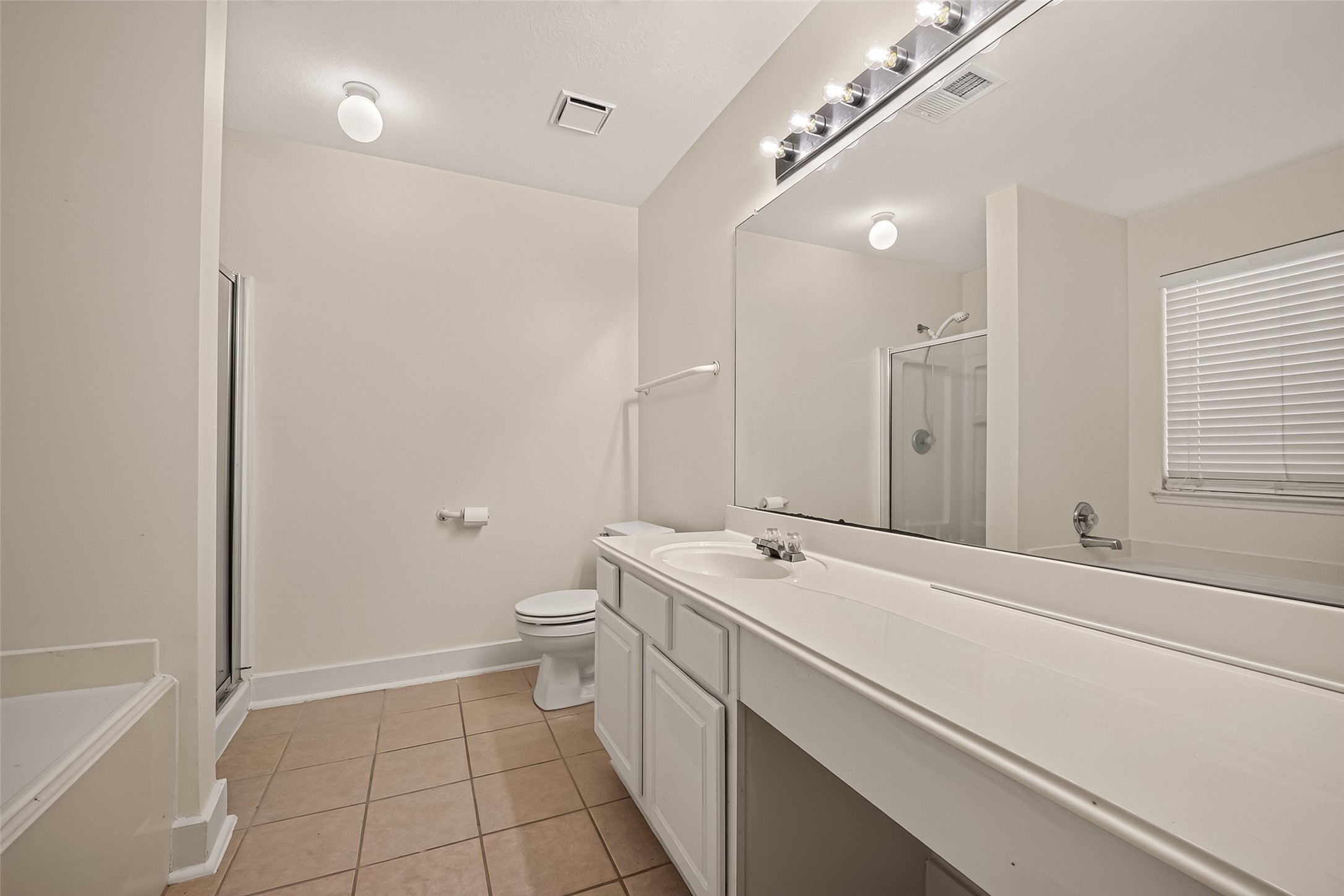 18911 Atasca Oaks Drive Property Photo 17