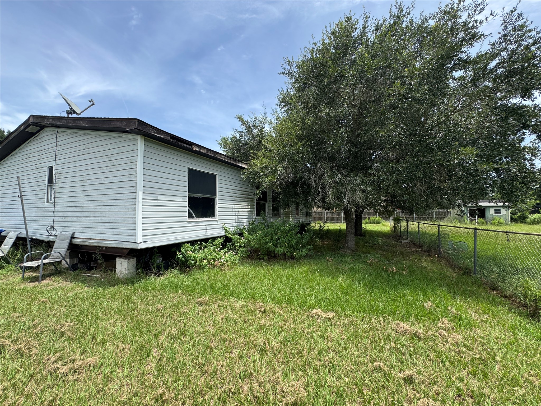 809 Campbell Road Property Photo 4