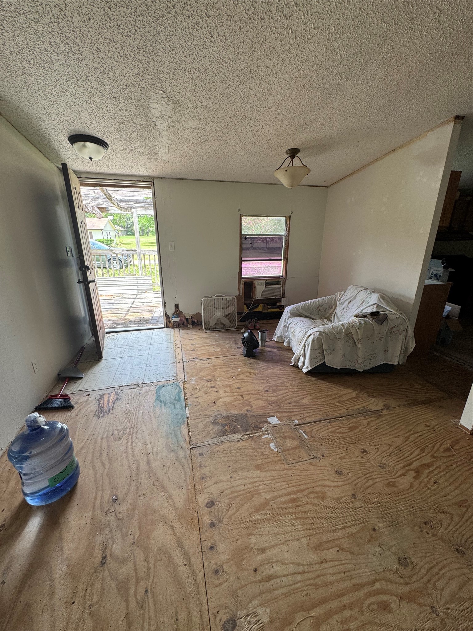 809 Campbell Road Property Photo 10
