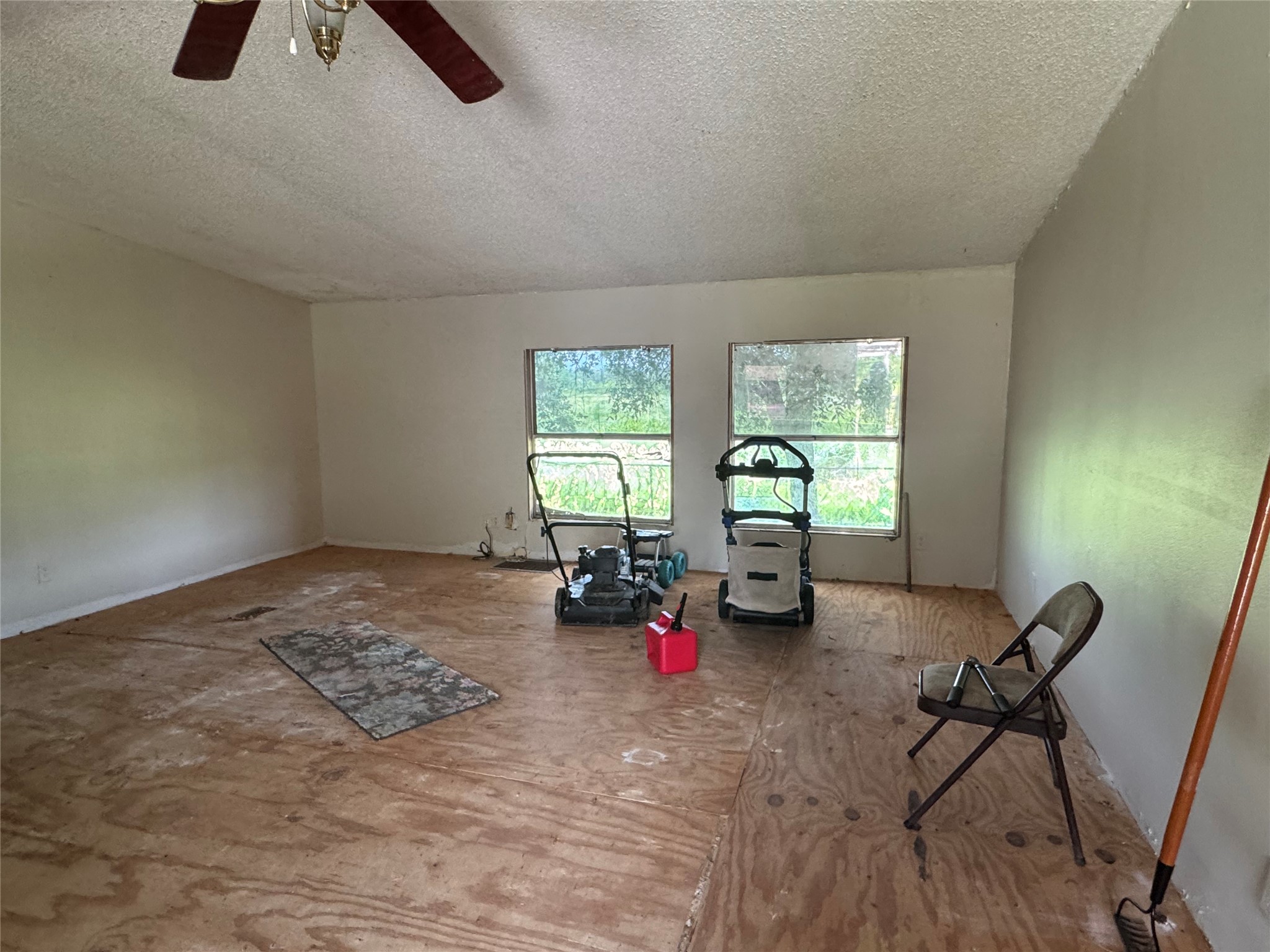 809 Campbell Road Property Photo 12