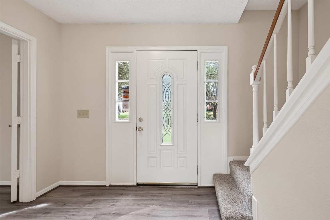 3102 Lakefield Way Property Photo 4