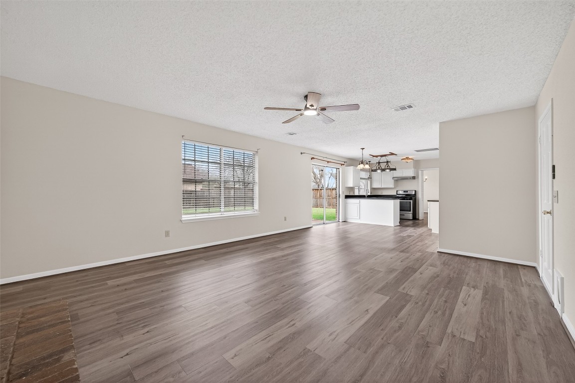 3102 Lakefield Way Property Photo 21